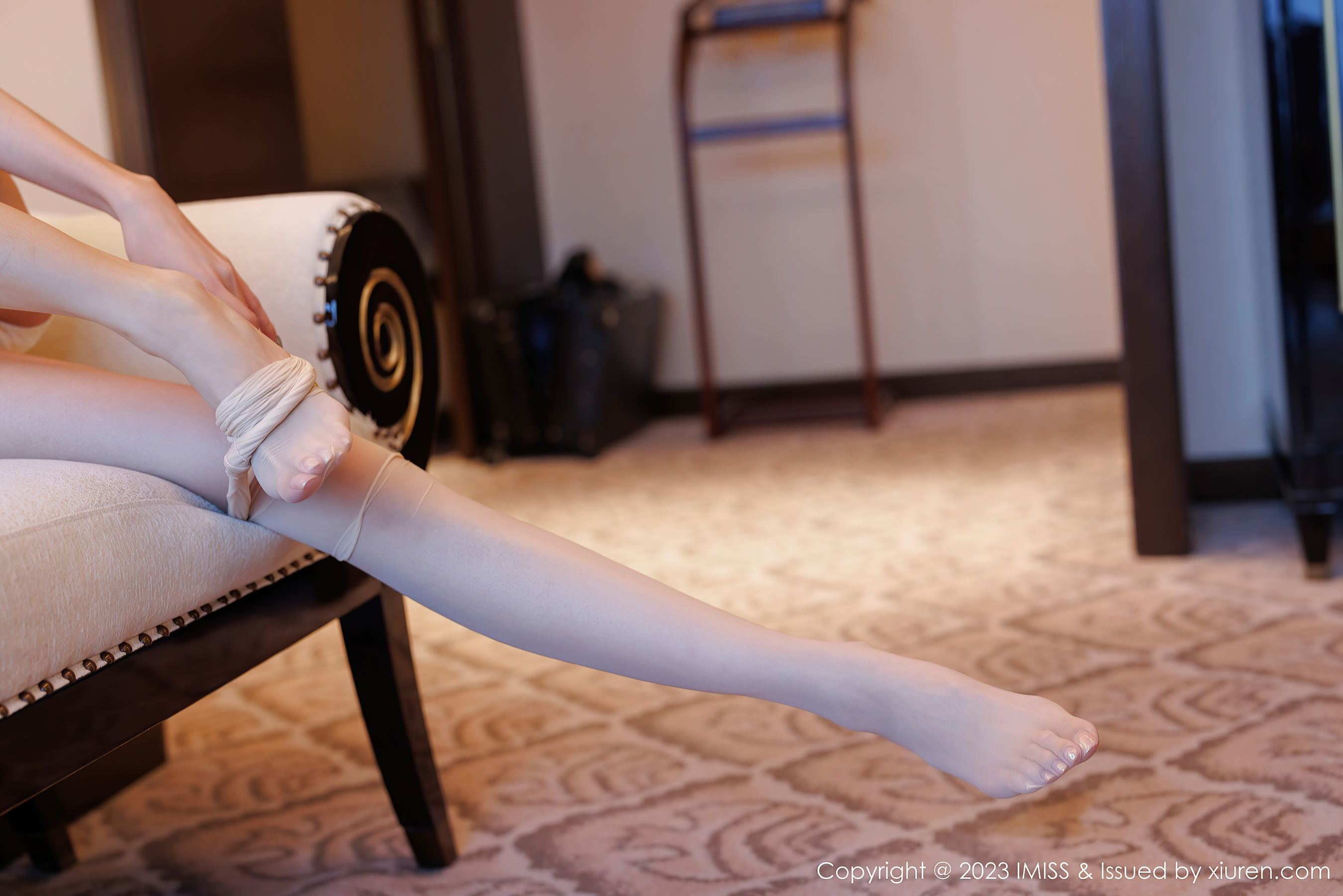 爱蜜社 VOL.711 泥鳅鳅 美腿长裙