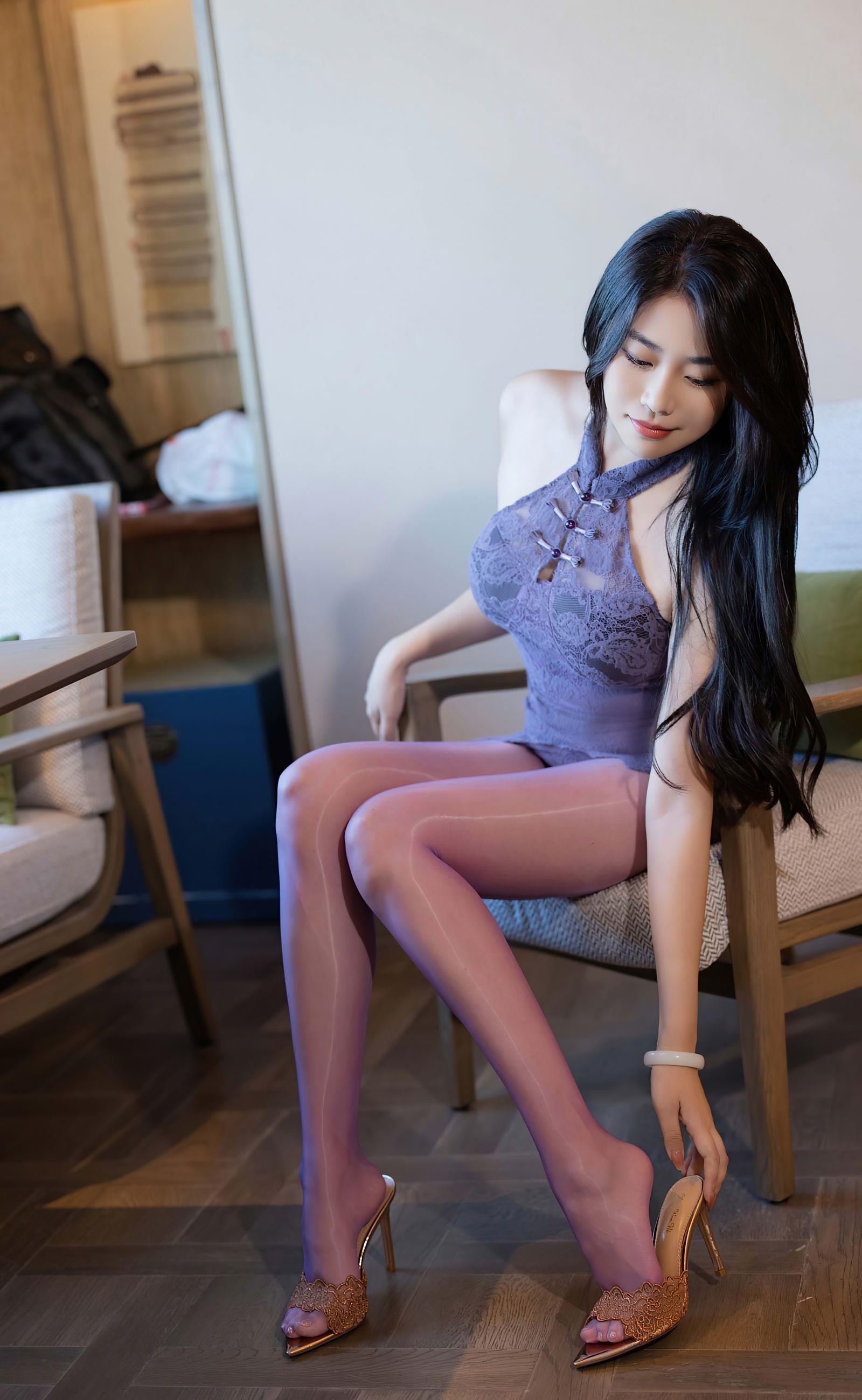 爱蜜社 VOL.801 许诺Sabrina 紫色嘻袜 插图3