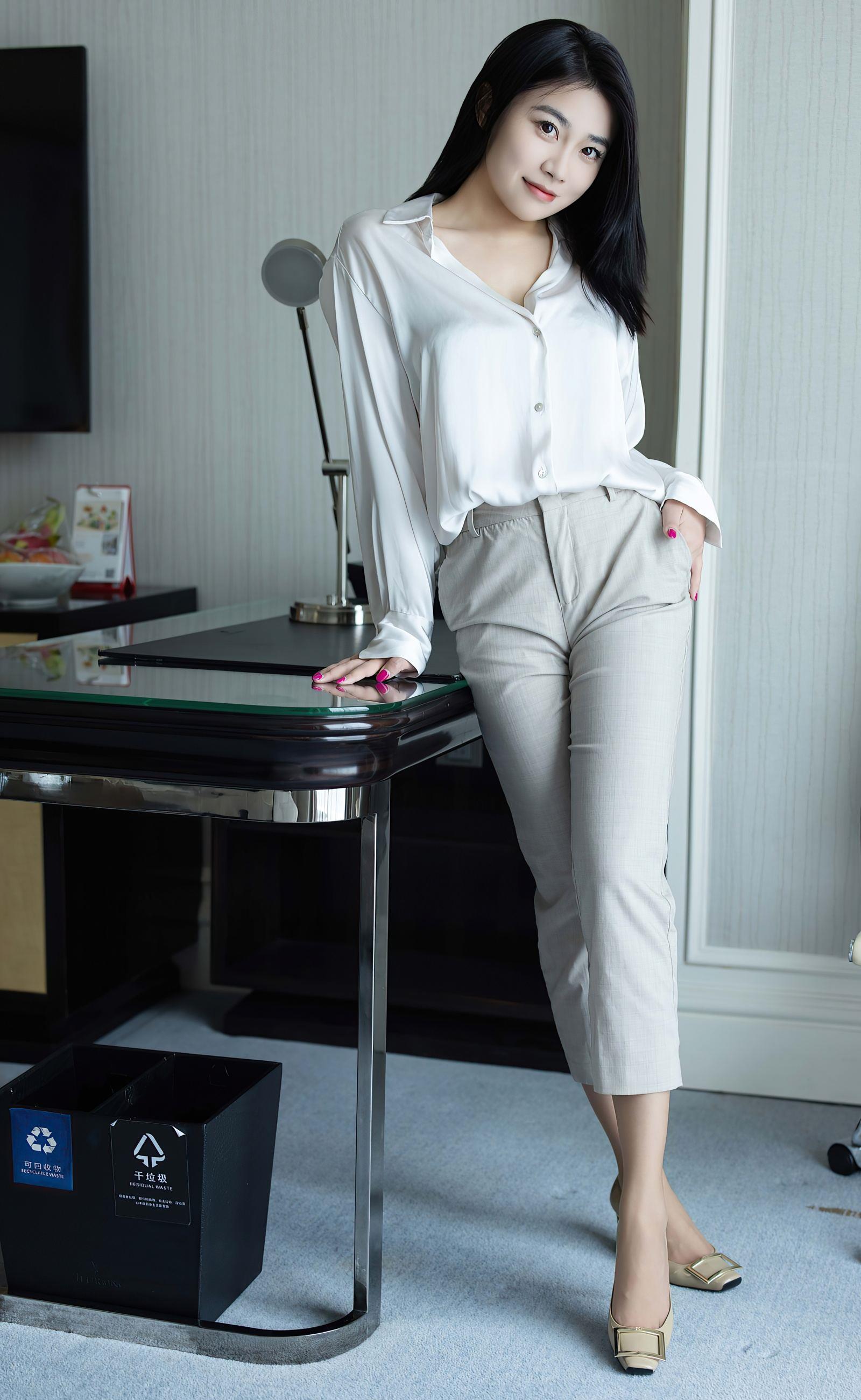 爱蜜社 VOL.800 许诺Sabrina 肉色嘻袜 [40P]