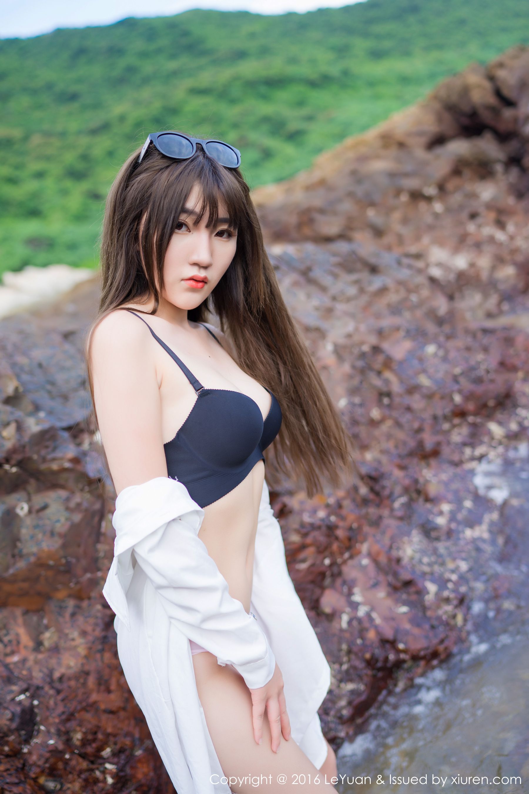 冷不丁《比基尼+白衬衫诱惑》 星乐园LeYuan Vol.012 [52P]