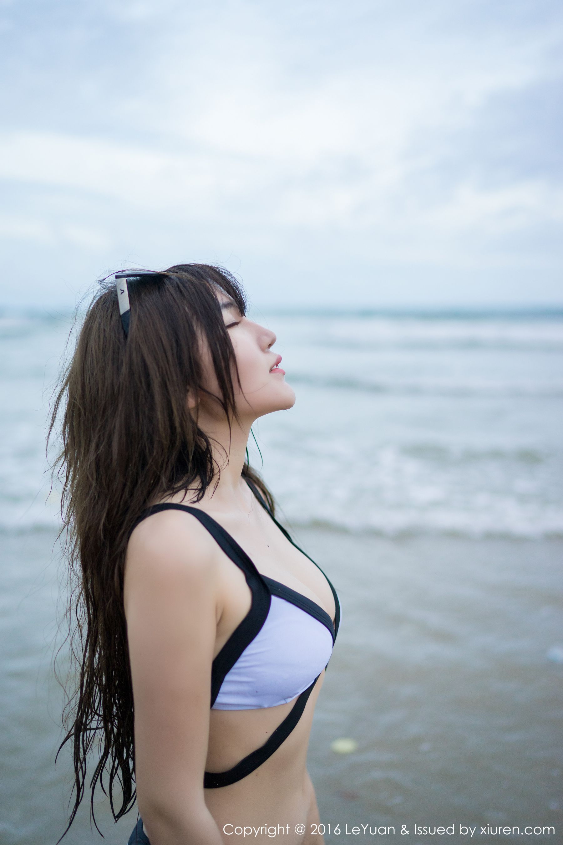 冷不丁《比基尼+白衬衫诱惑》 星乐园LeYuan Vol.012 [52P]