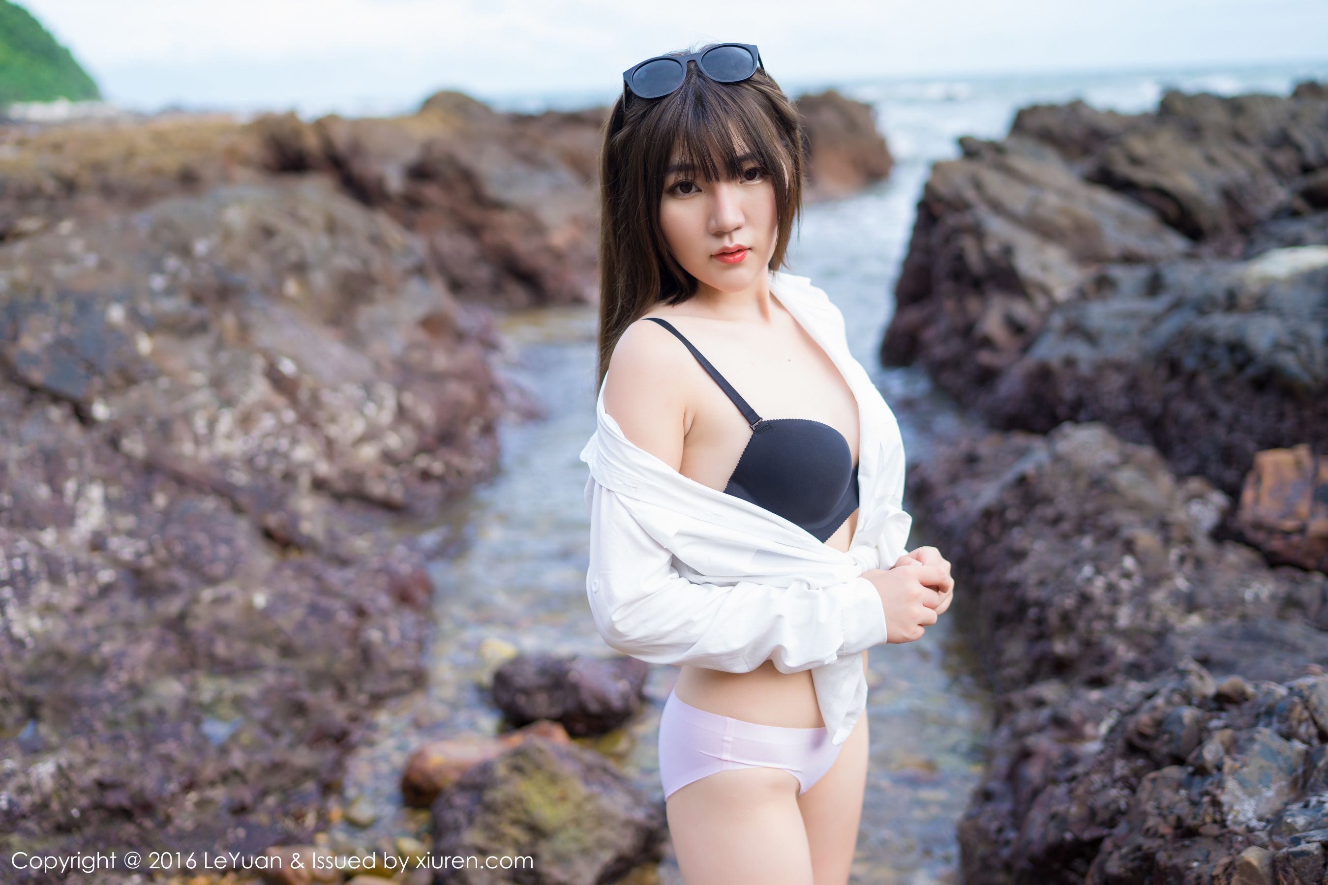 冷不丁《比基尼+白衬衫诱惑》 星乐园LeYuan Vol.012 [52P]