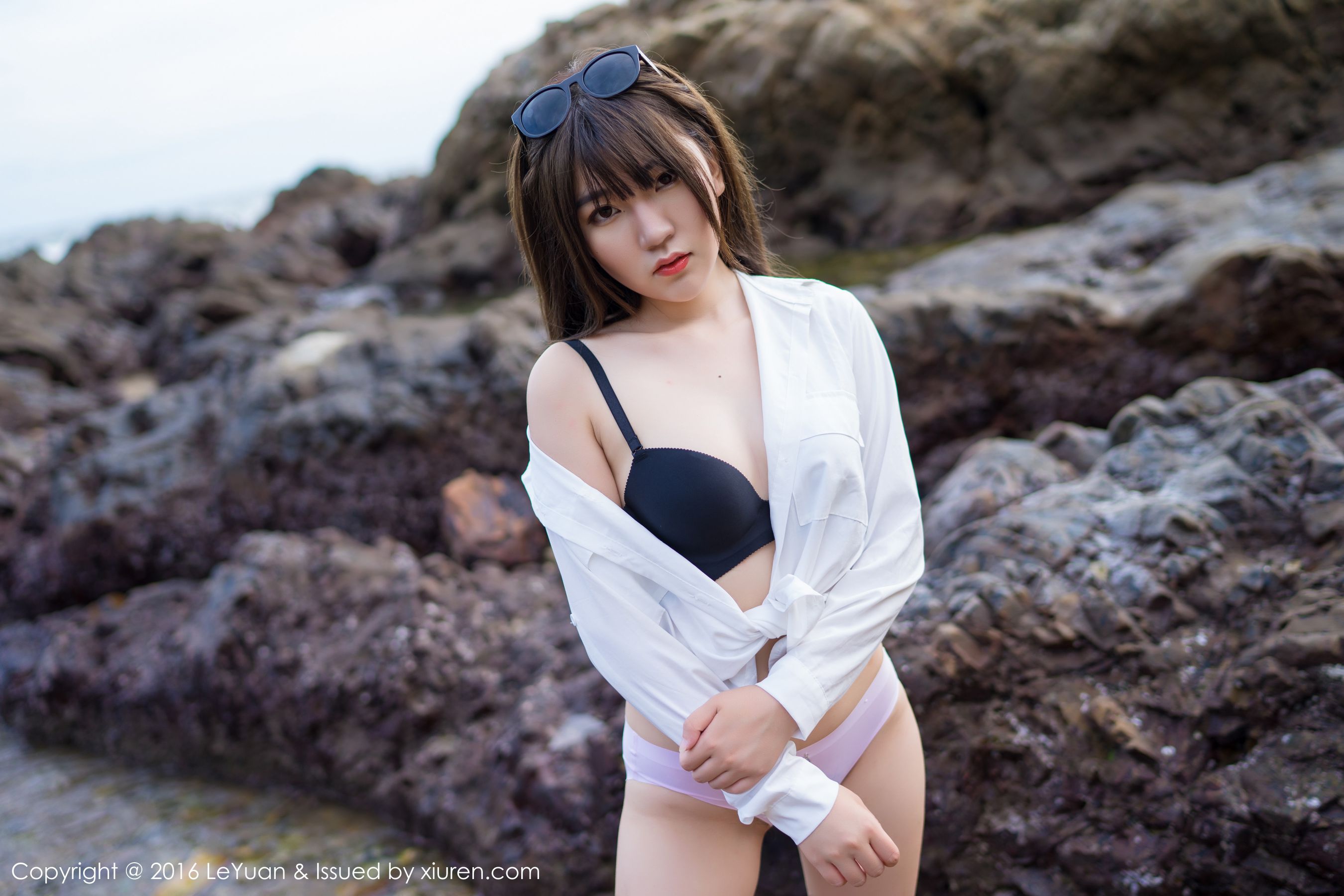 冷不丁《比基尼+白衬衫诱惑》 星乐园LeYuan Vol.012 [52P]