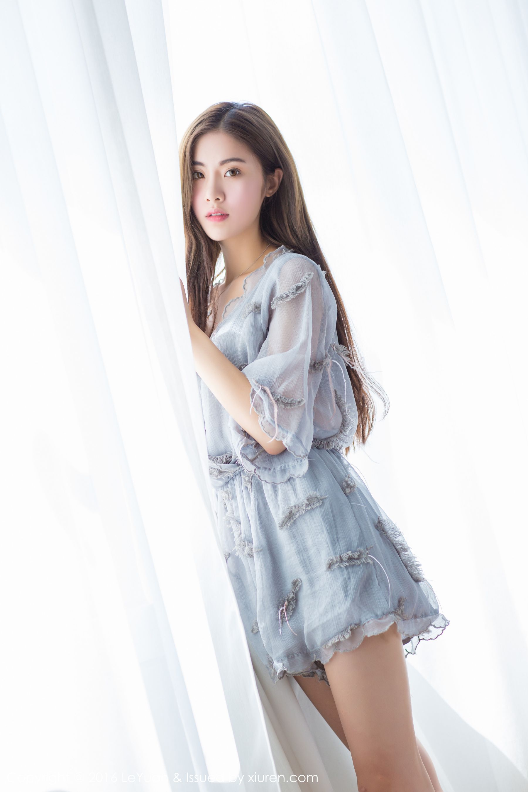 菲儿《柔柔阳光沐浴下的女神》 星乐园LeYuan Vol.018 [54P]