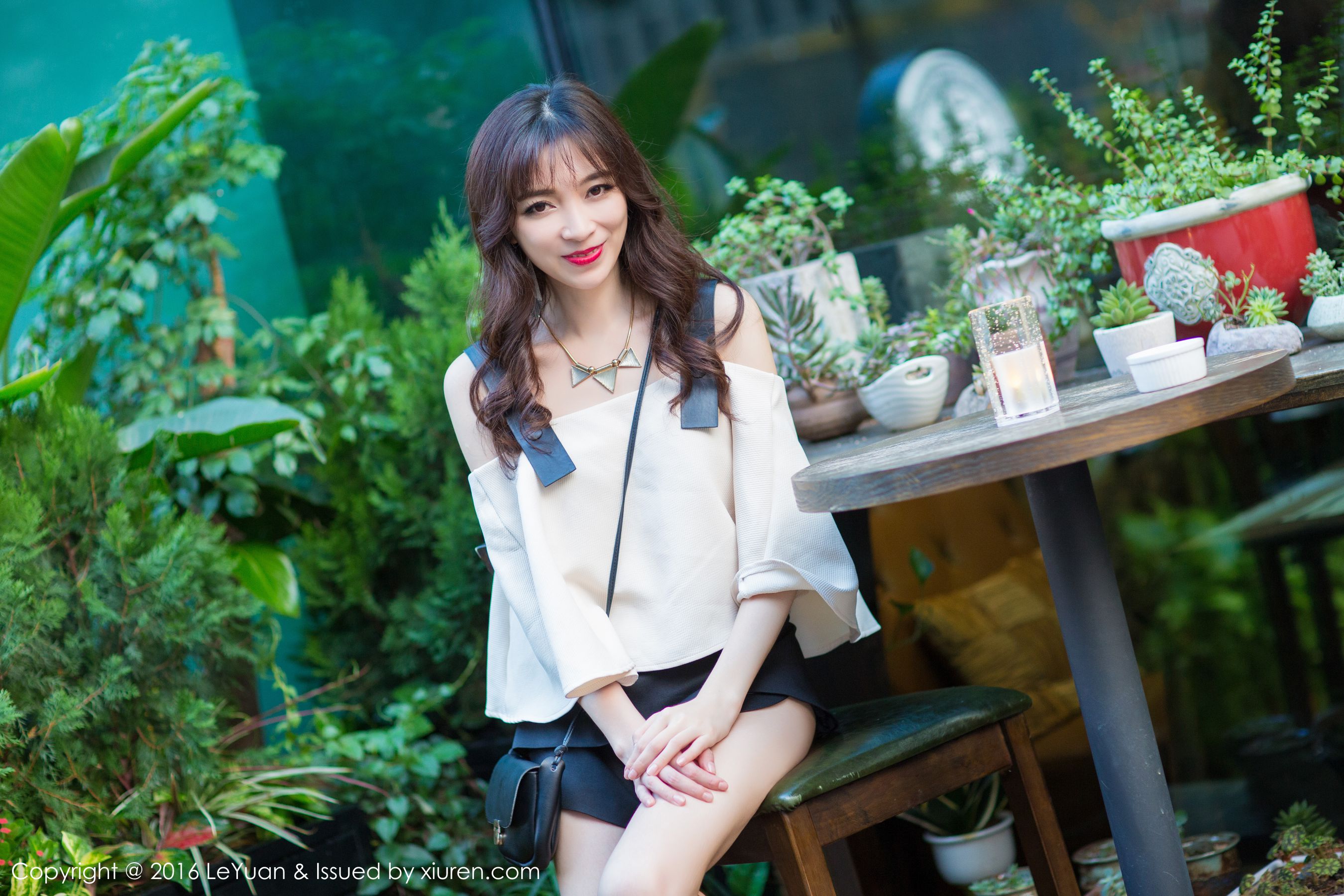 楚琪kiki/蓓蓓maggie《性感丝袜内衣》 星乐园LeYuan Vol.008 [43P]