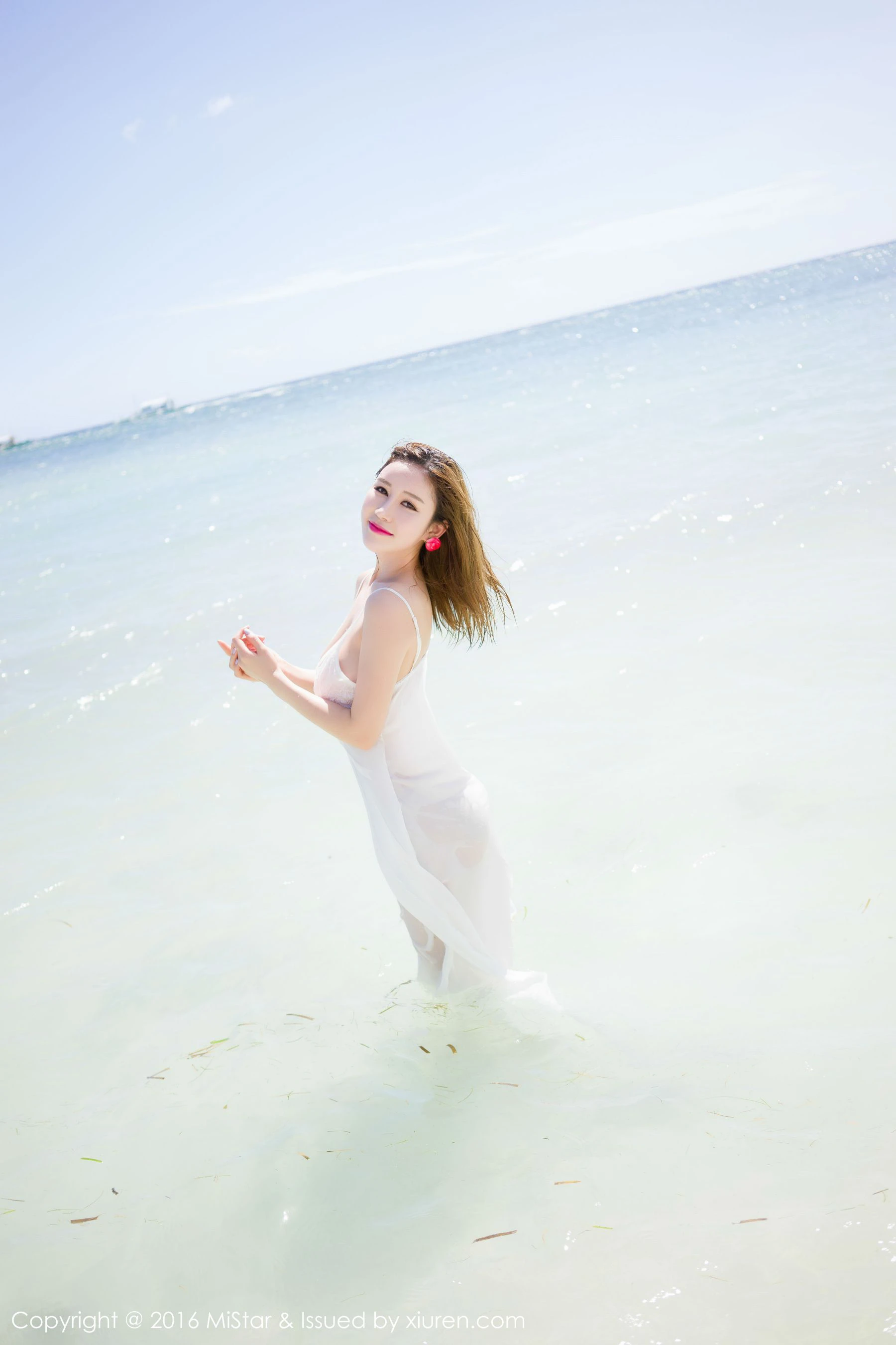 于姬Una《海滩长裙+死库水》 魅妍社 Vol.056