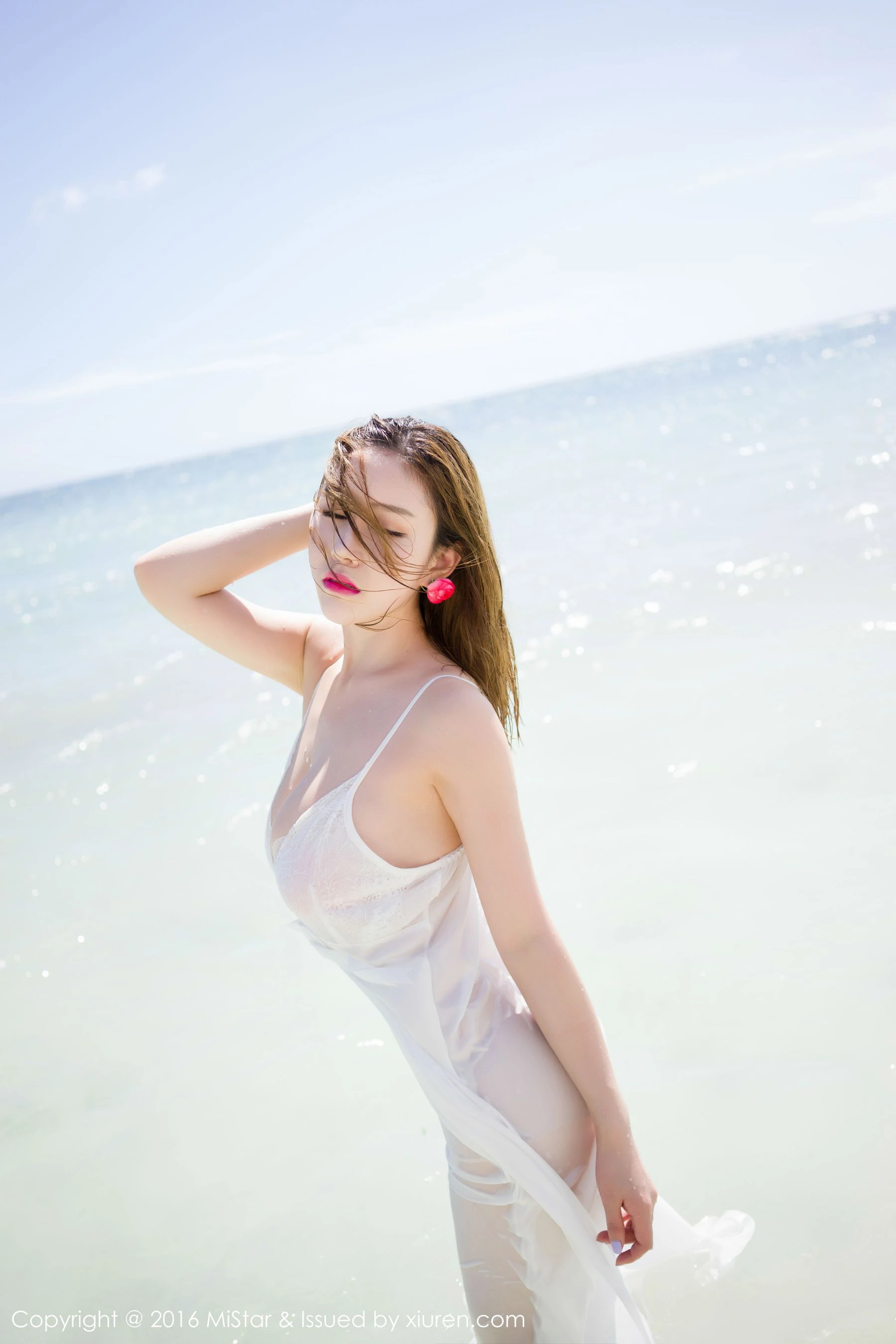 于姬Una《海滩长裙+死库水》 魅妍社 Vol.056