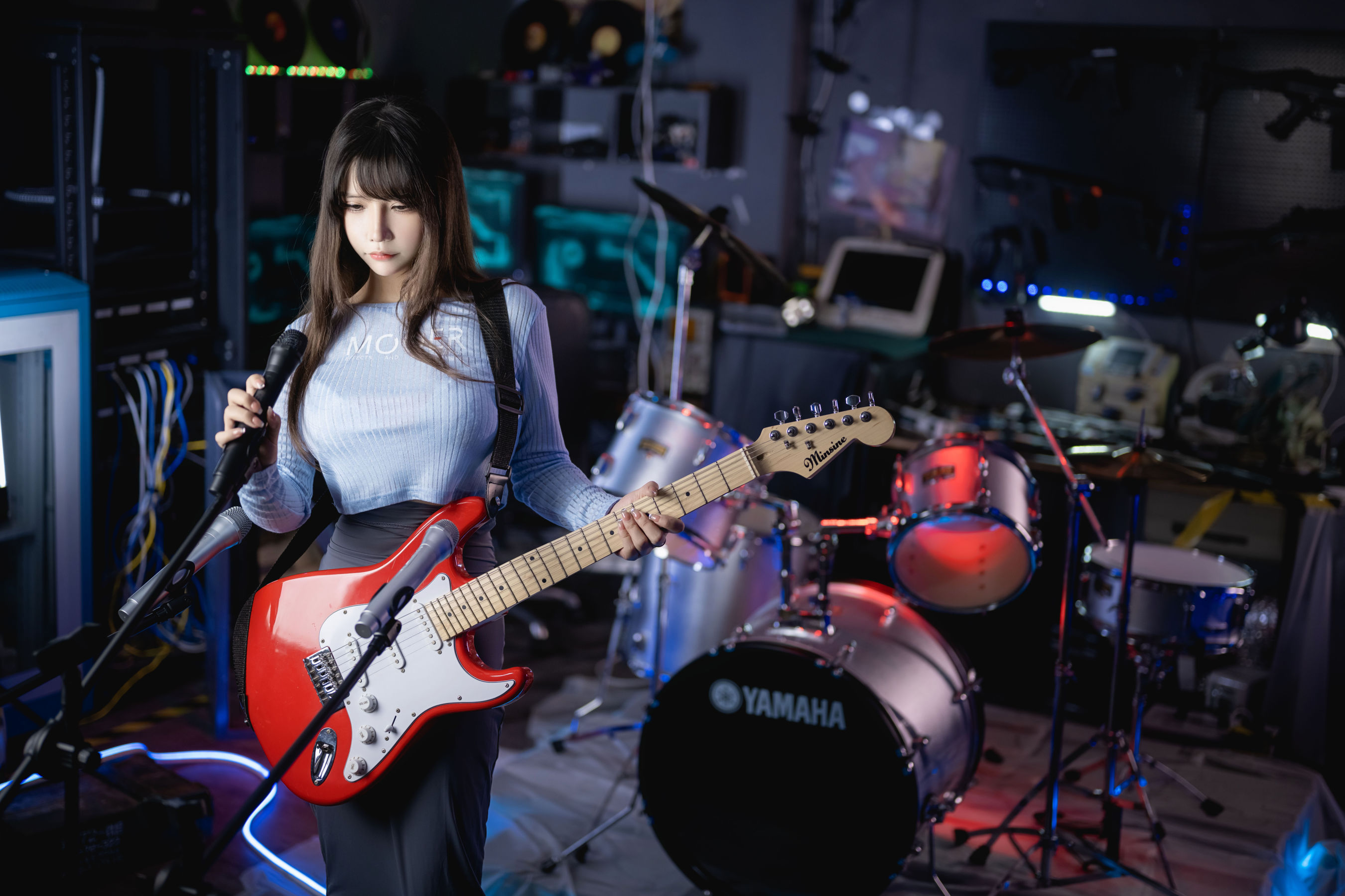 二次元妹子抱走莫子aa – 吉他妹妹 [50P]