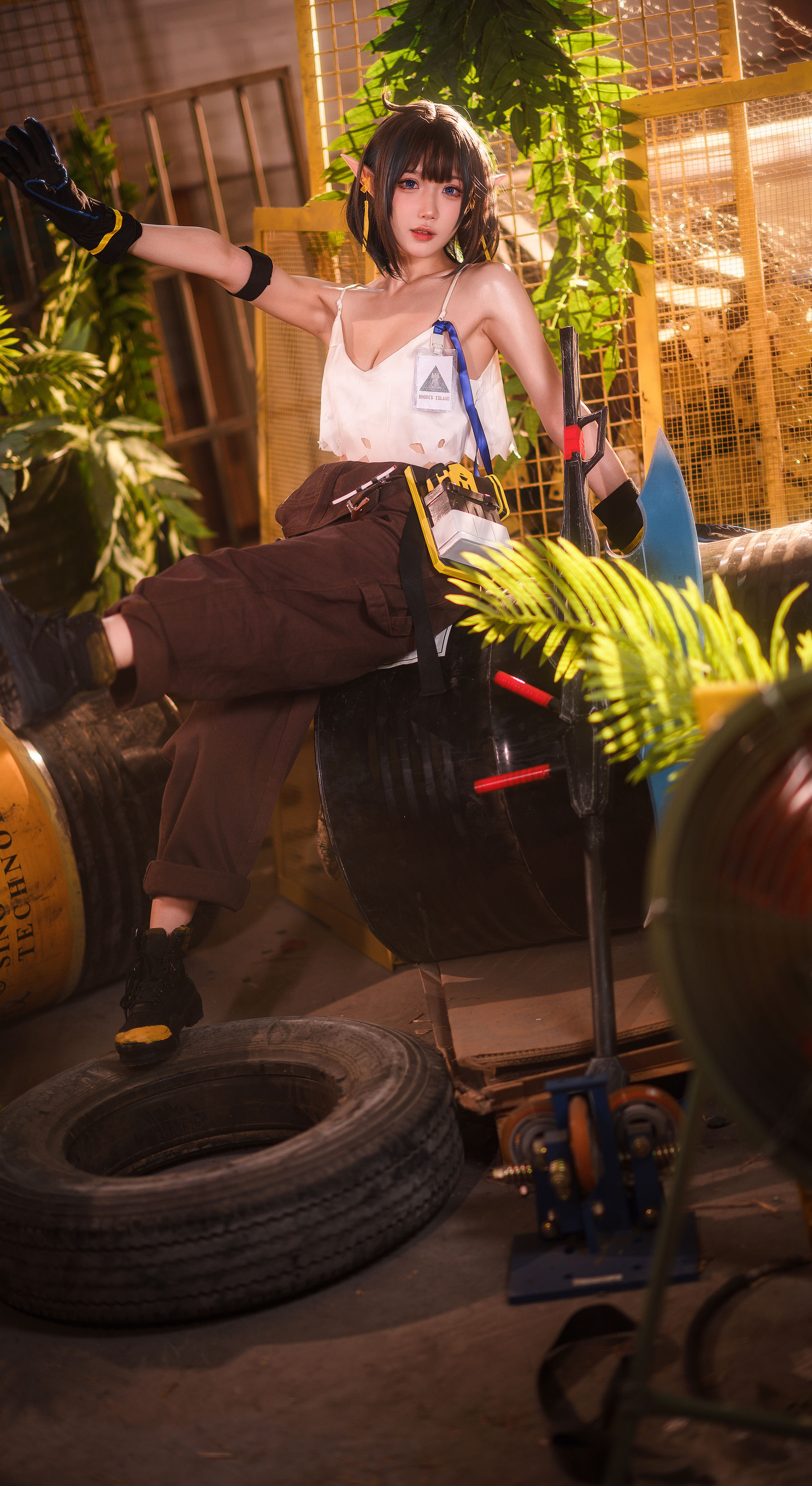 动漫博主阿包也是兔娘 – 明日方舟 森蚺 [33P]