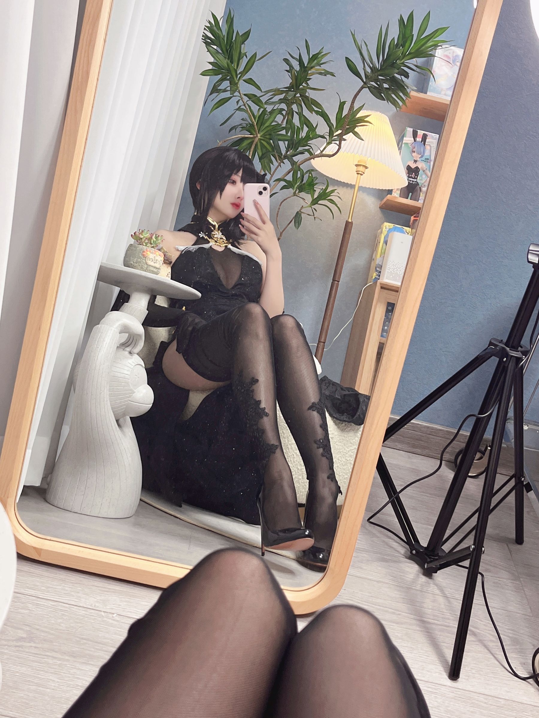 COS福利rioko凉凉子 – 镇海 自拍 [20P]