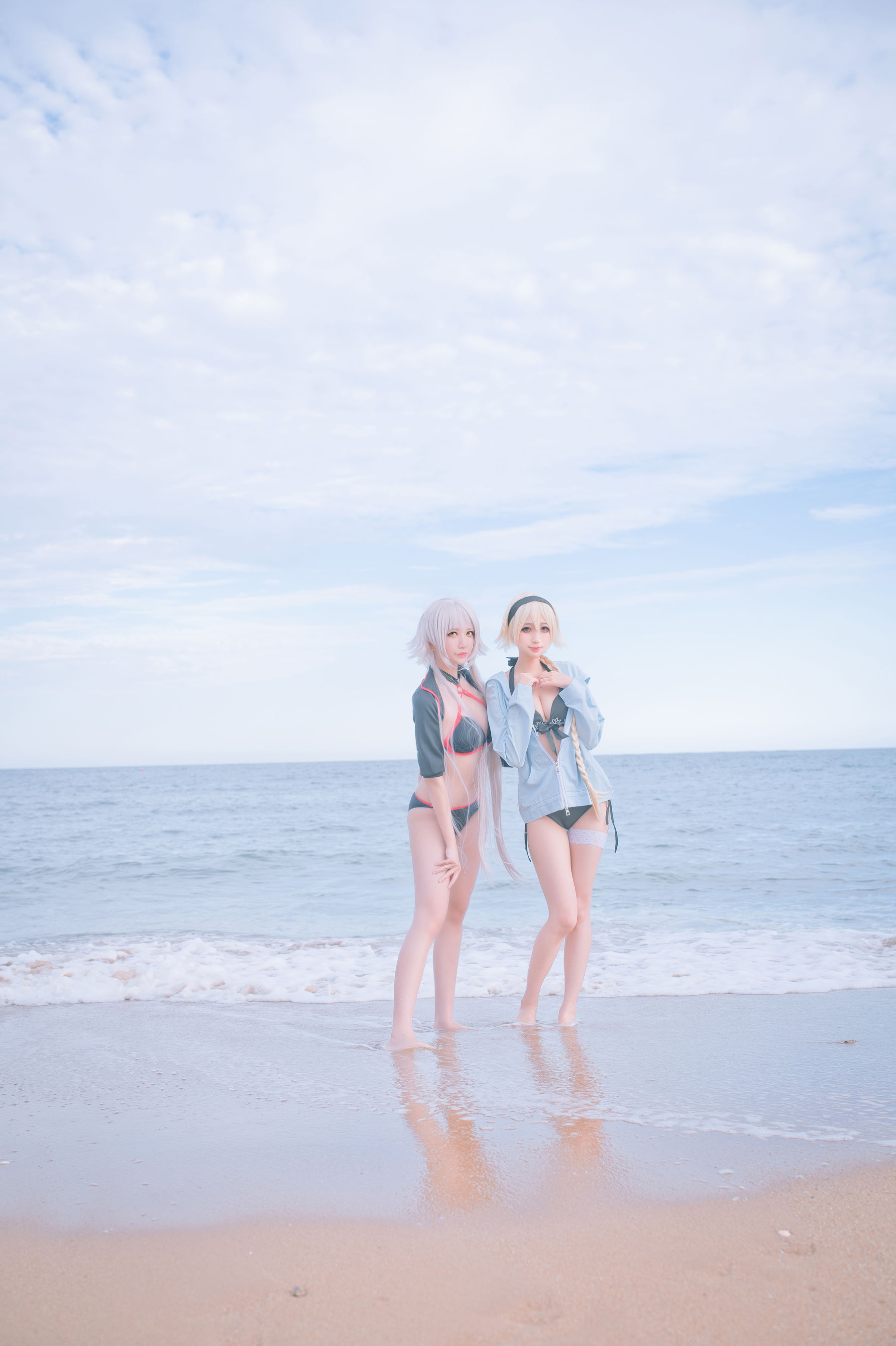 周叽是可爱兔兔 – 黑白贞双人泳衣 [21P]