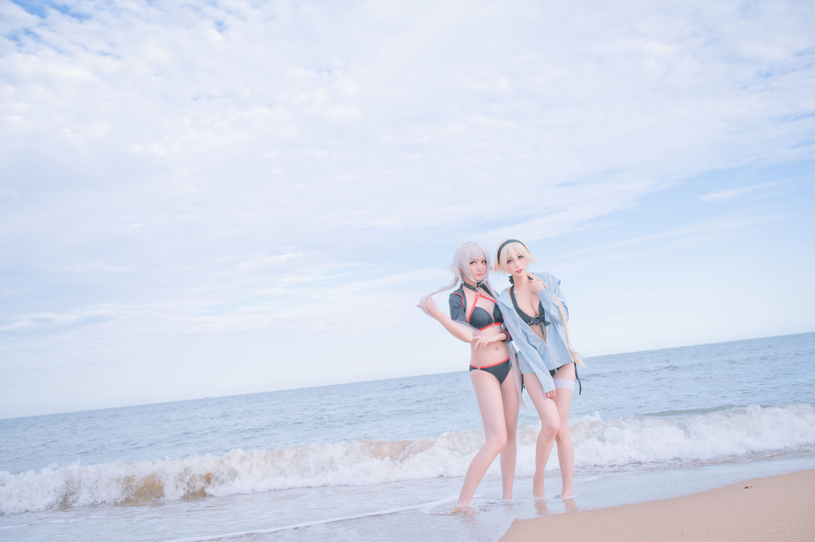 周叽是可爱兔兔 – 黑白贞双人泳衣 [21P]