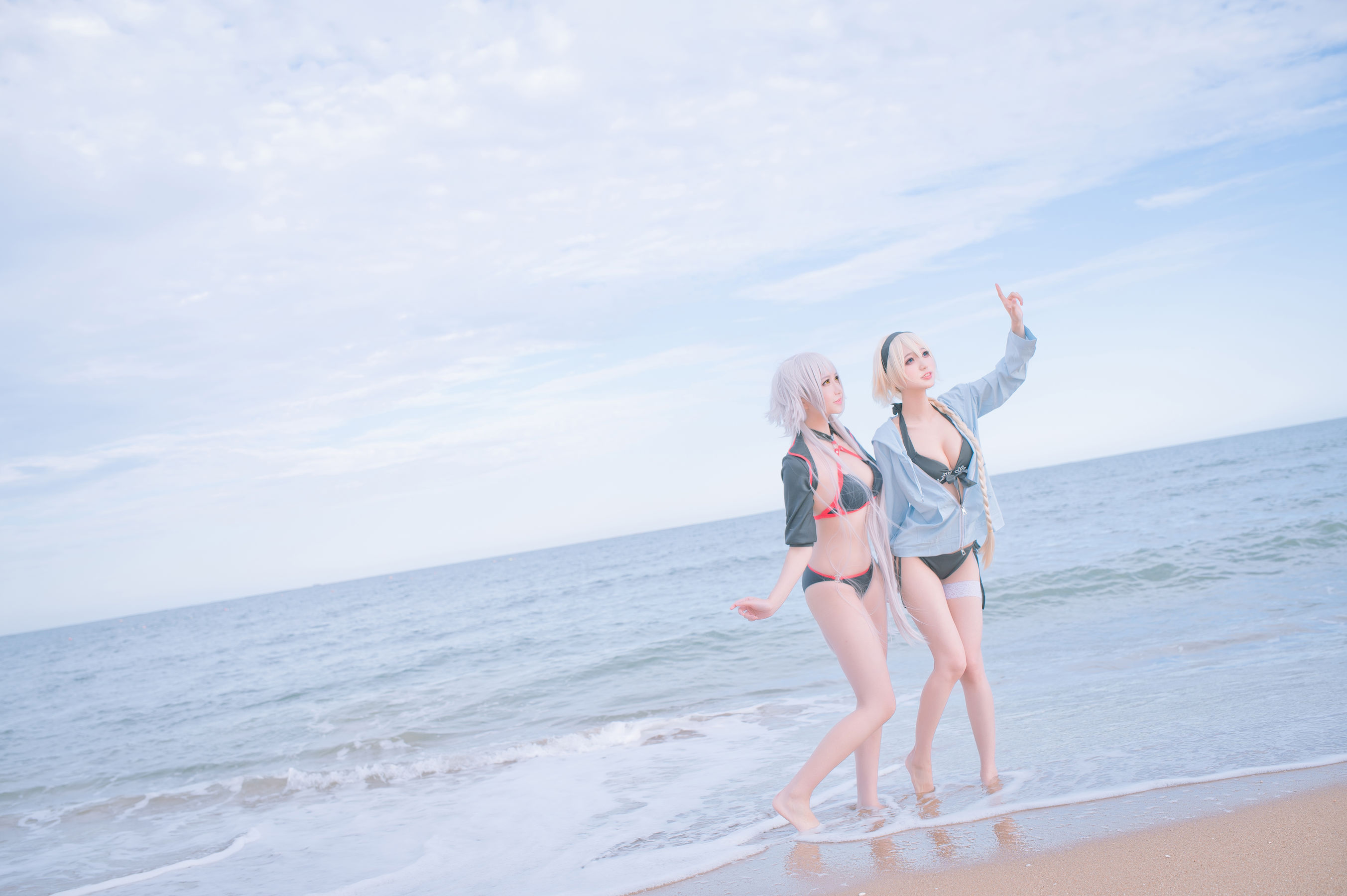 周叽是可爱兔兔 – 黑白贞双人泳衣 [21P]