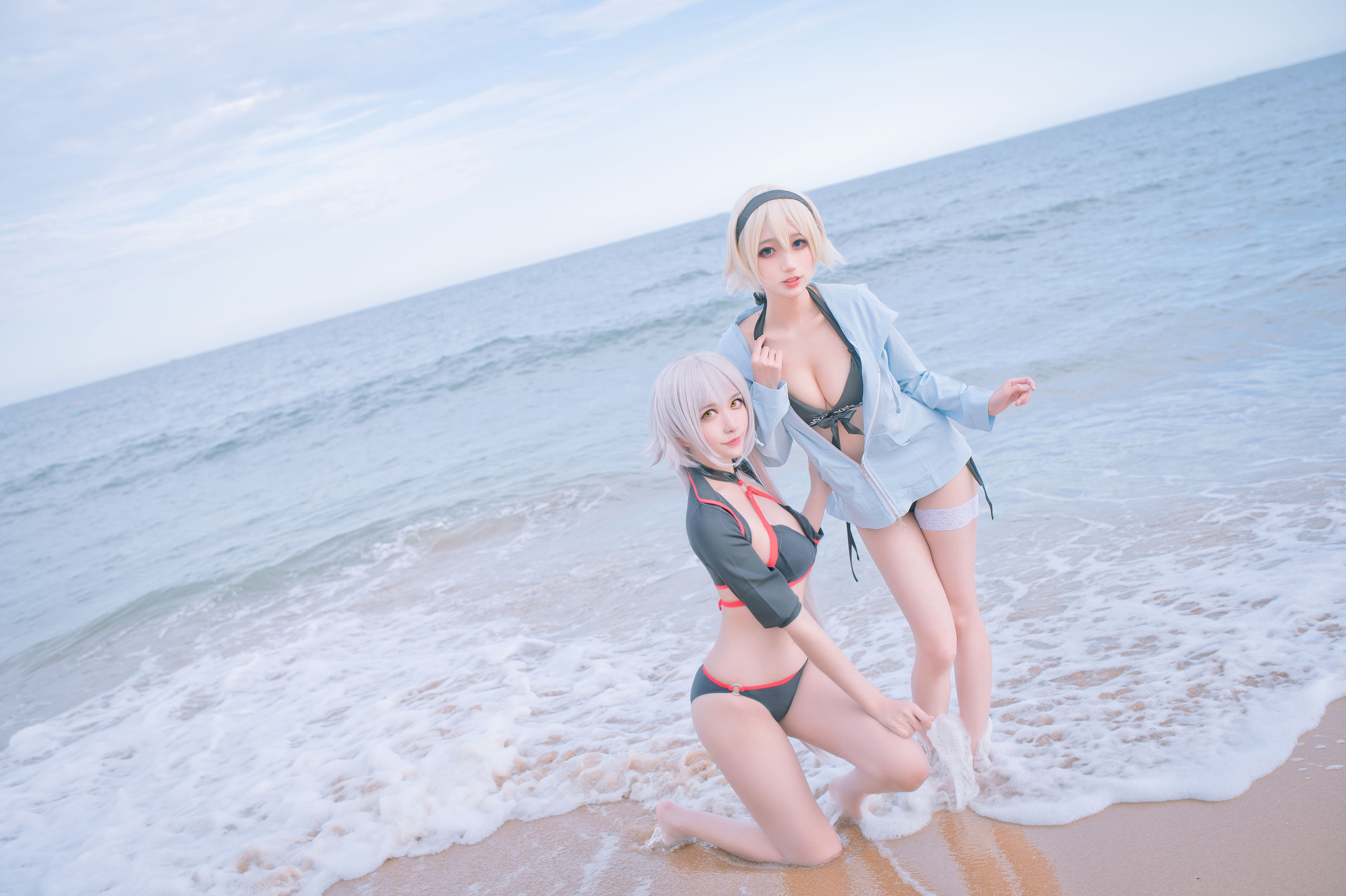 周叽是可爱兔兔 – 黑白贞双人泳衣 [21P]