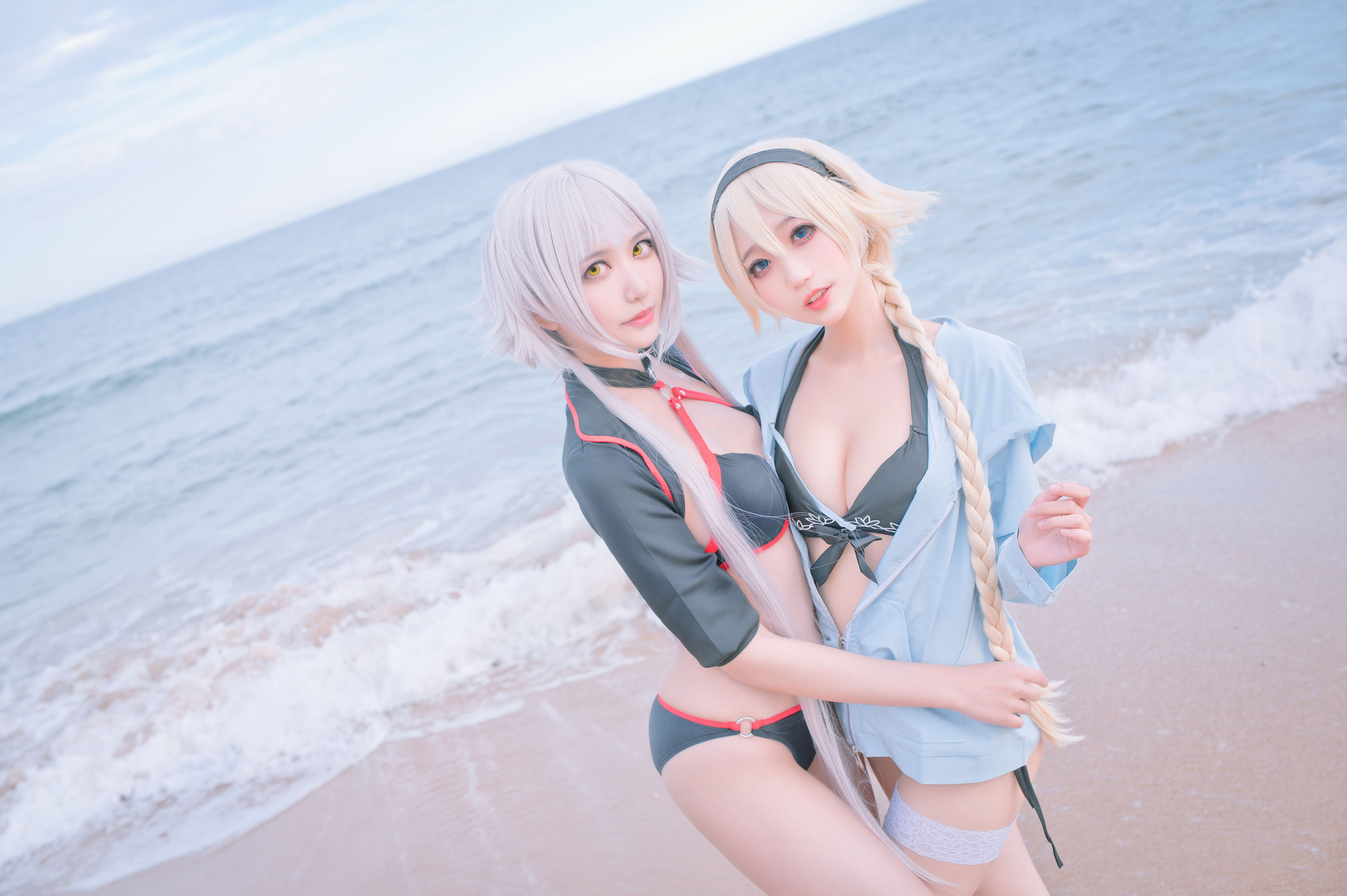 周叽是可爱兔兔 – 黑白贞双人泳衣 [21P]