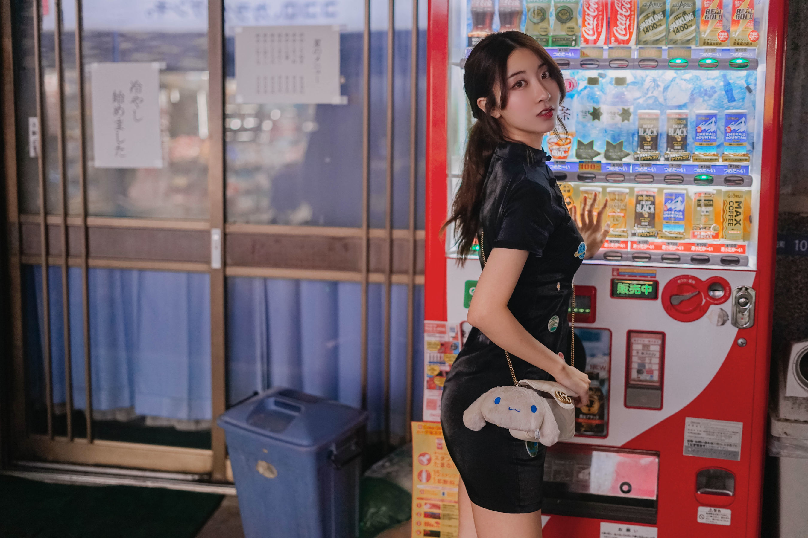 人气Coser黑川 旗袍 [11P]