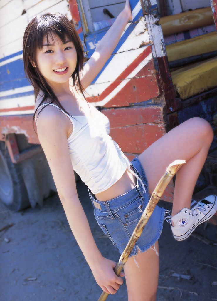 中村知世 《知世初見世》 写真集 撮影 Mouri Mitsuhiro [90P]