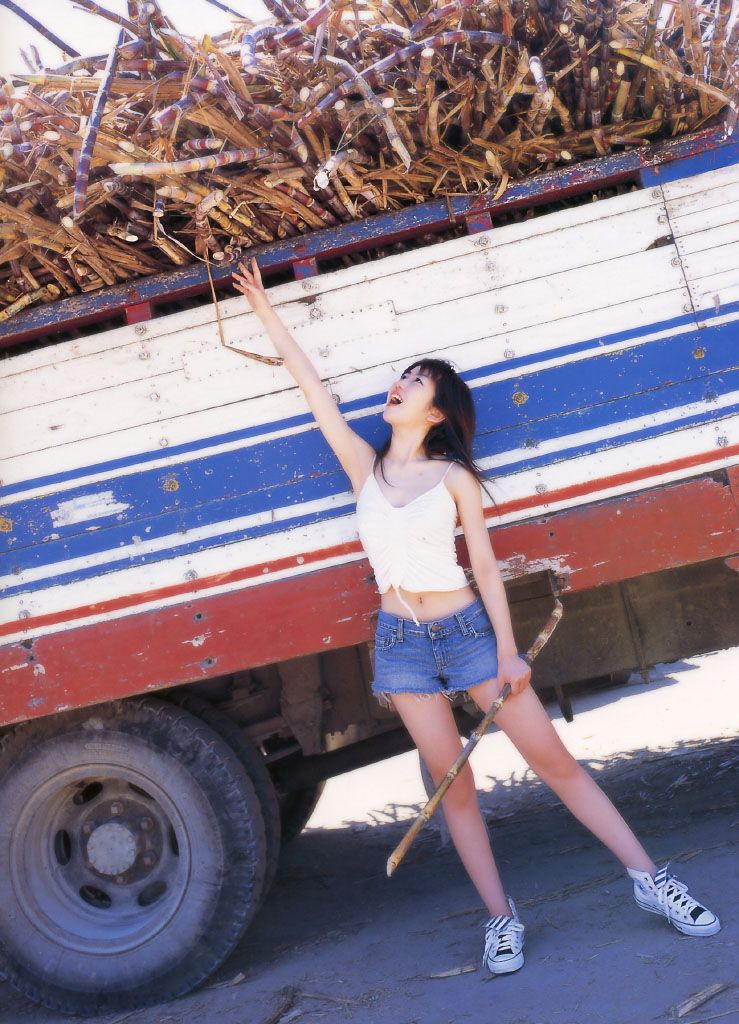 中村知世 《知世初見世》 写真集 撮影 Mouri Mitsuhiro [90P]