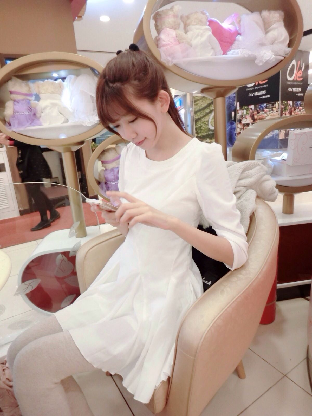 网红嫩模陈潇《个人生活照、微博美照图片》第3部 写真合集 [100P]