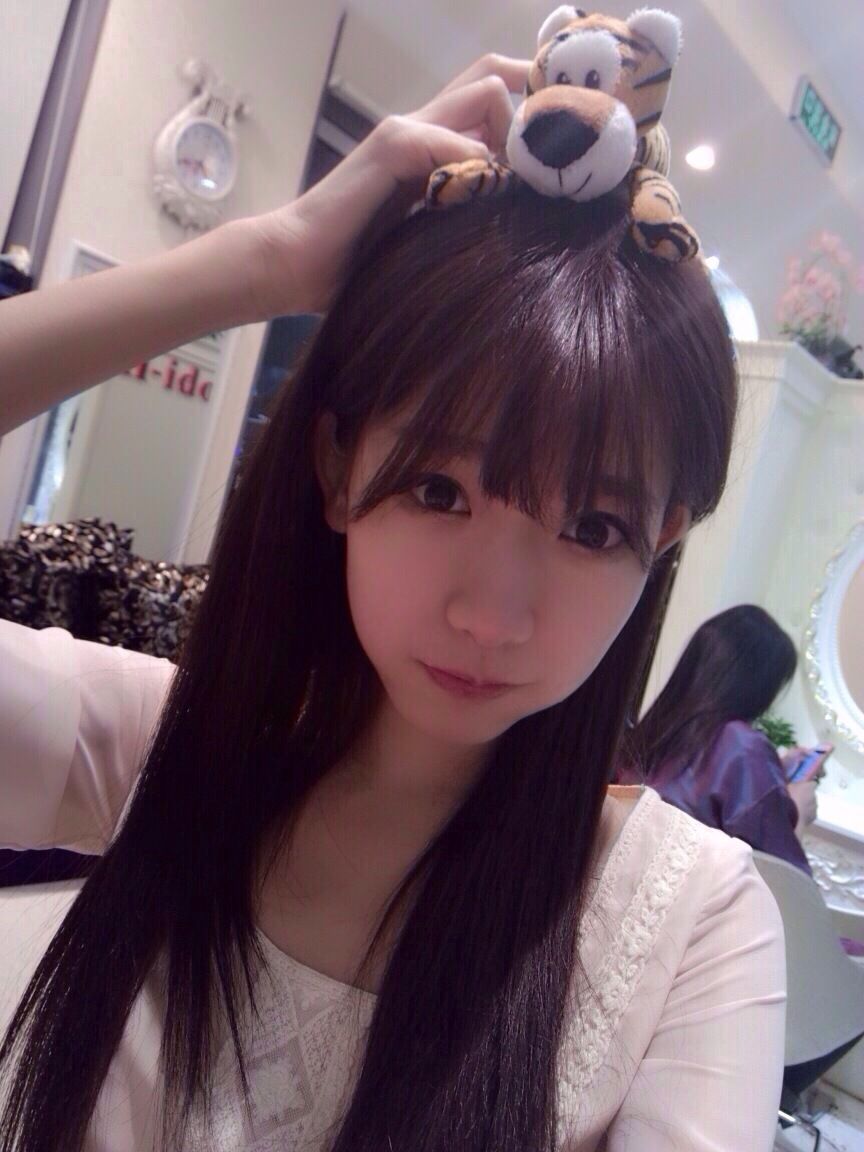 网红嫩模陈潇《个人生活照、微博美照图片》第3部 写真合集 [100P]