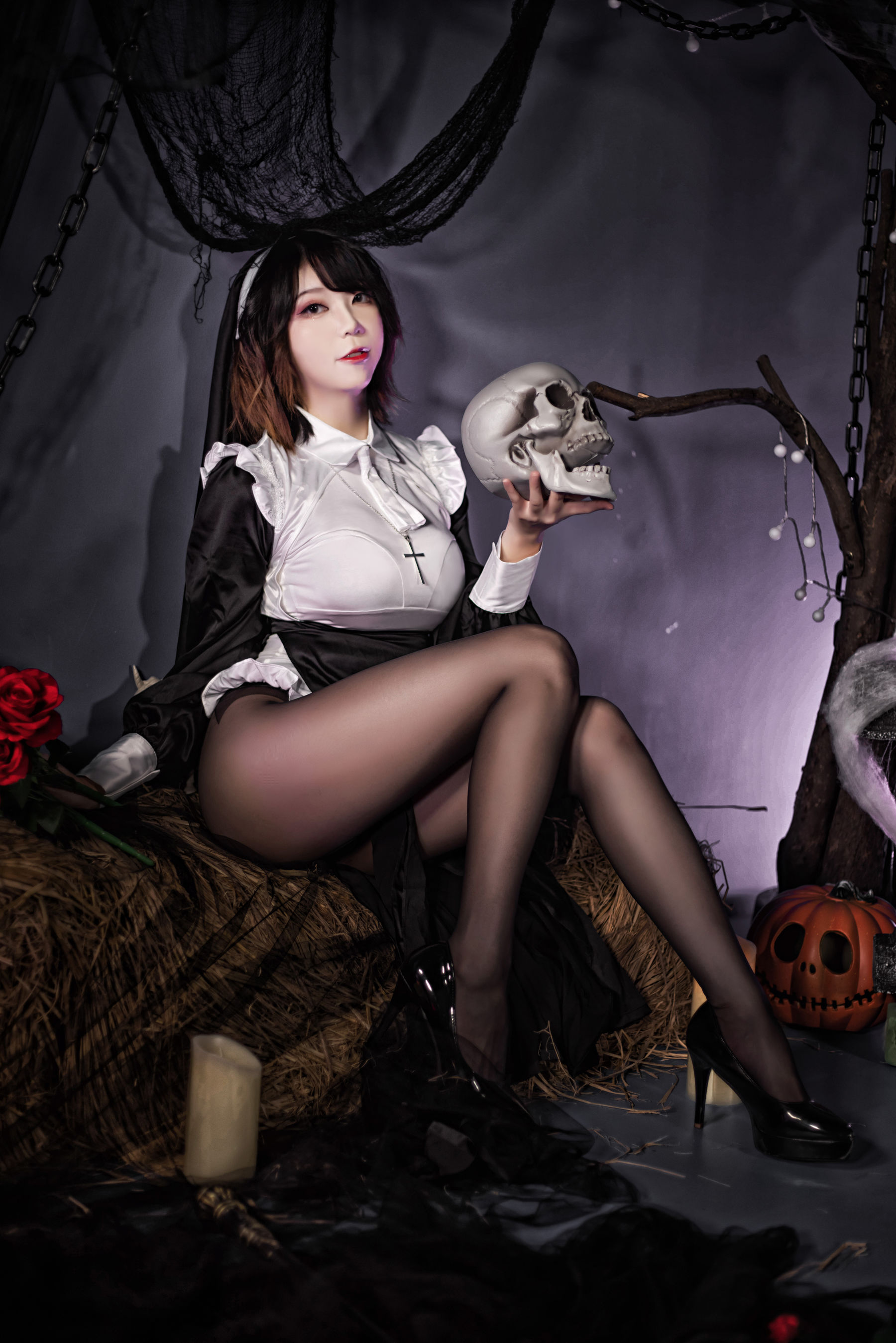 梓未 – 堕落修女 [30P]