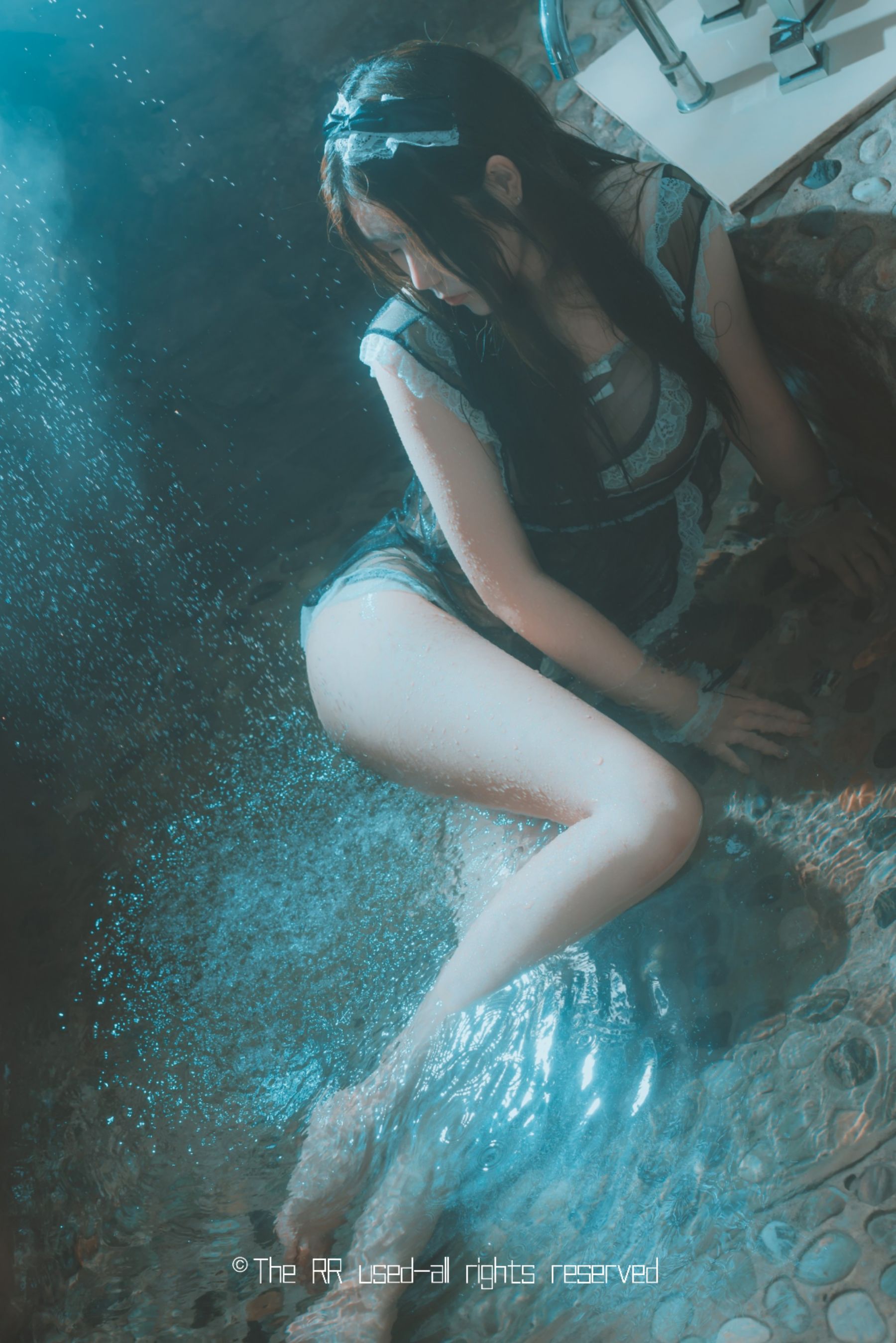 eloise软软 – 丛林女仆 [24P]