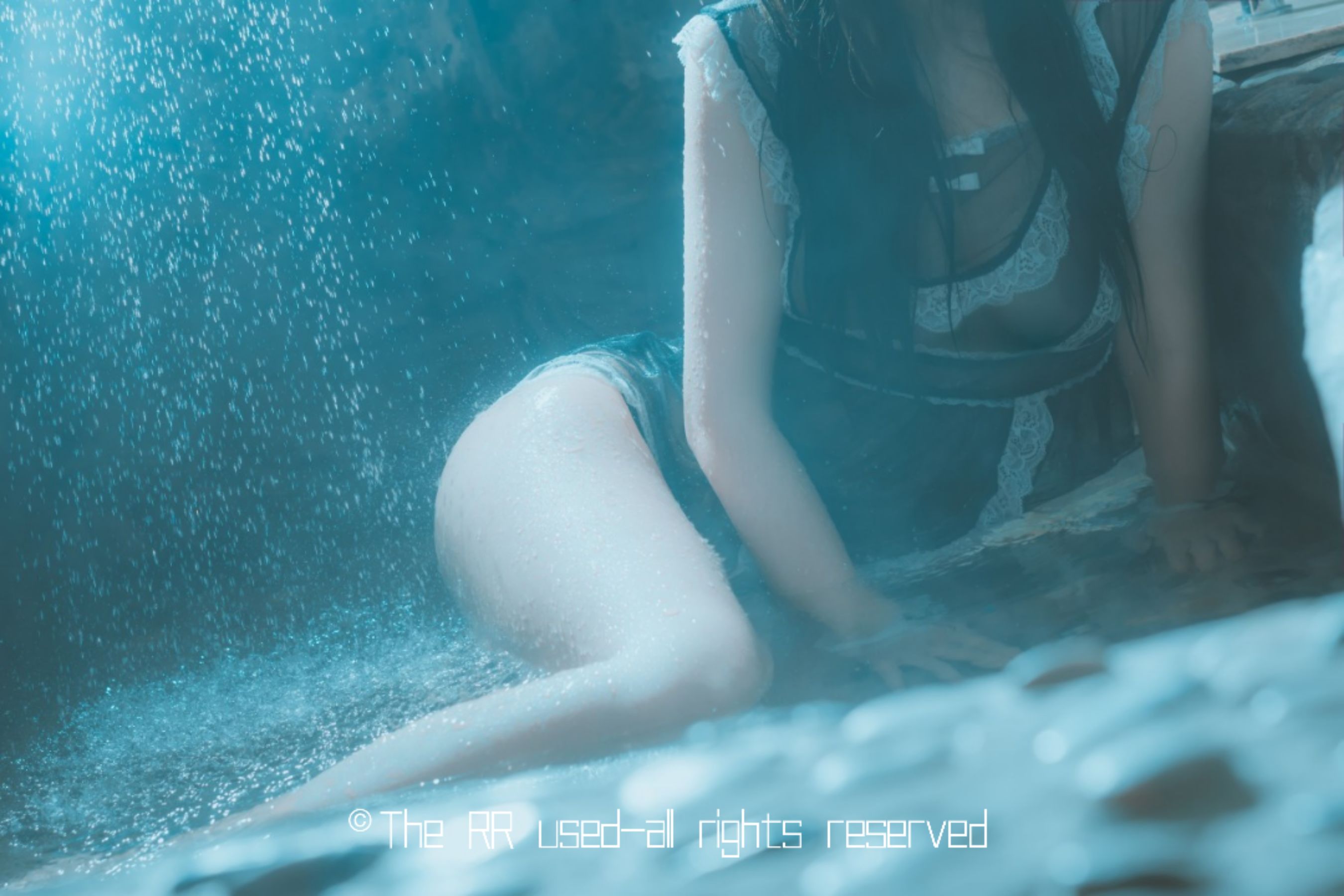 eloise软软 – 丛林女仆 [24P]