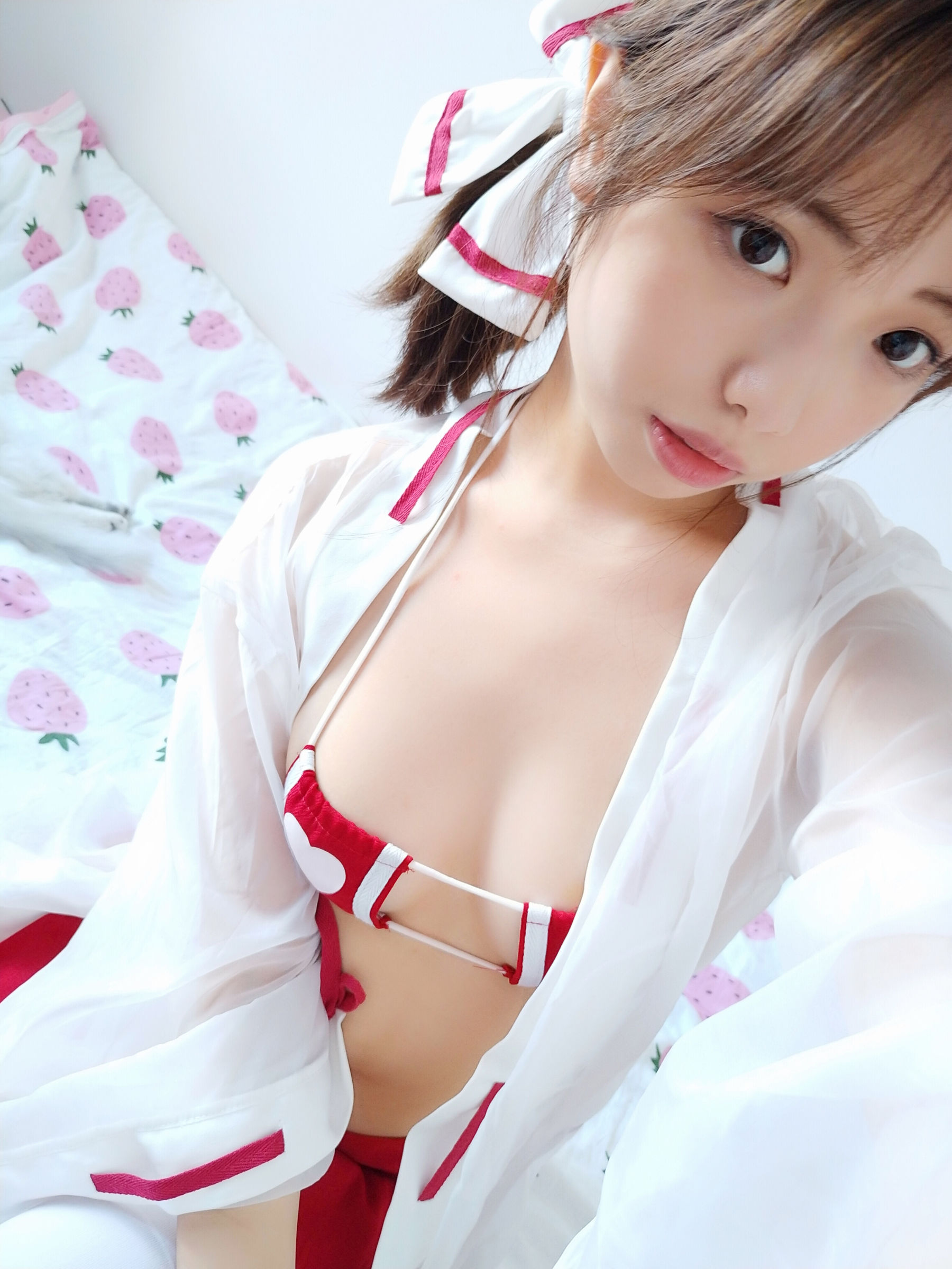 [Cosplay写真] 动漫博主雯妹 – 自拍本（1号本）巫女 [17P]