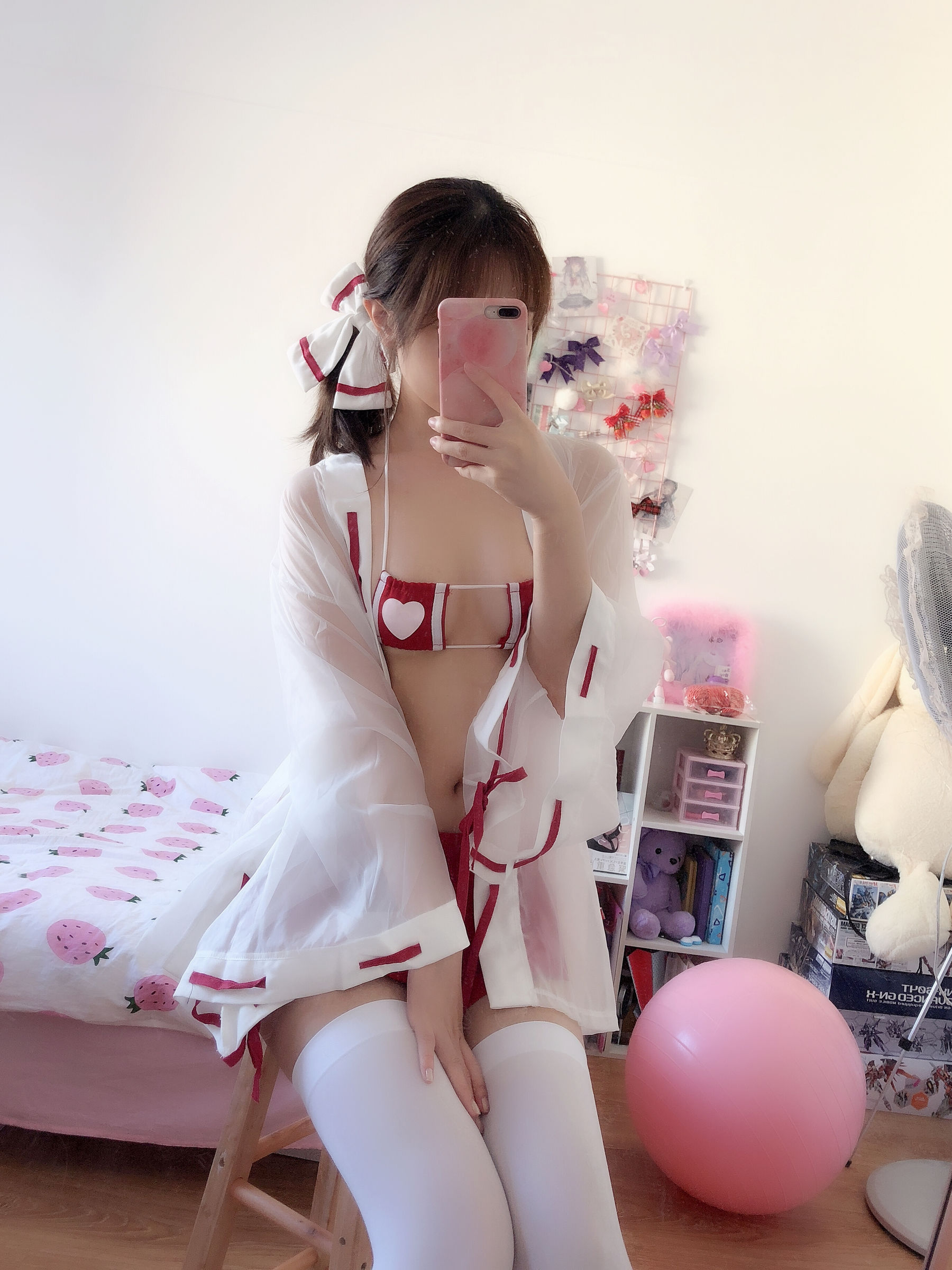 [Cosplay写真] 动漫博主雯妹 – 自拍本（1号本）巫女 [17P]