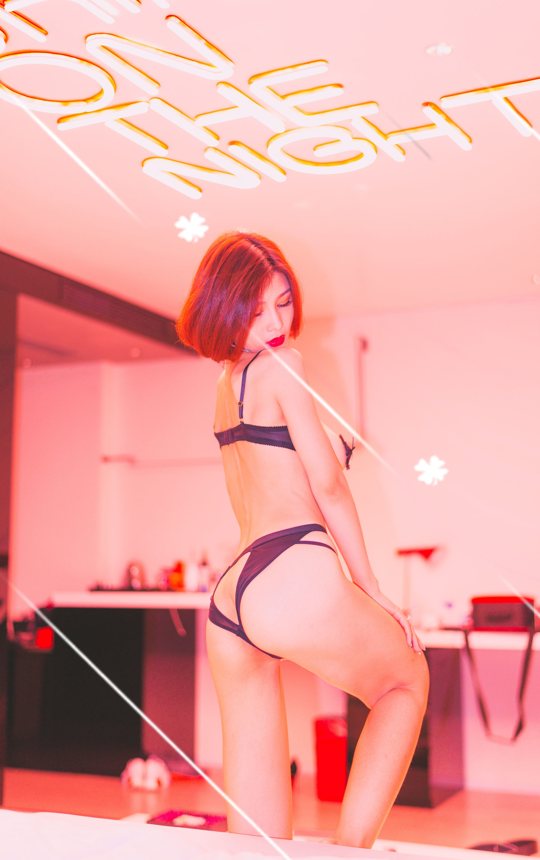 闫盼盼 《灵与欲》 [53P]