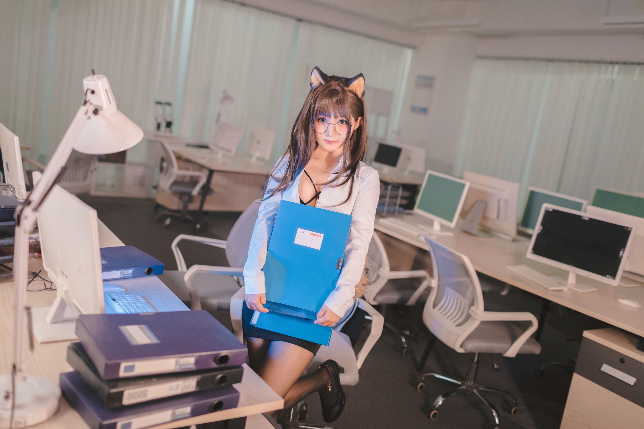 桜井宁宁 – 柴犬OL [59P]