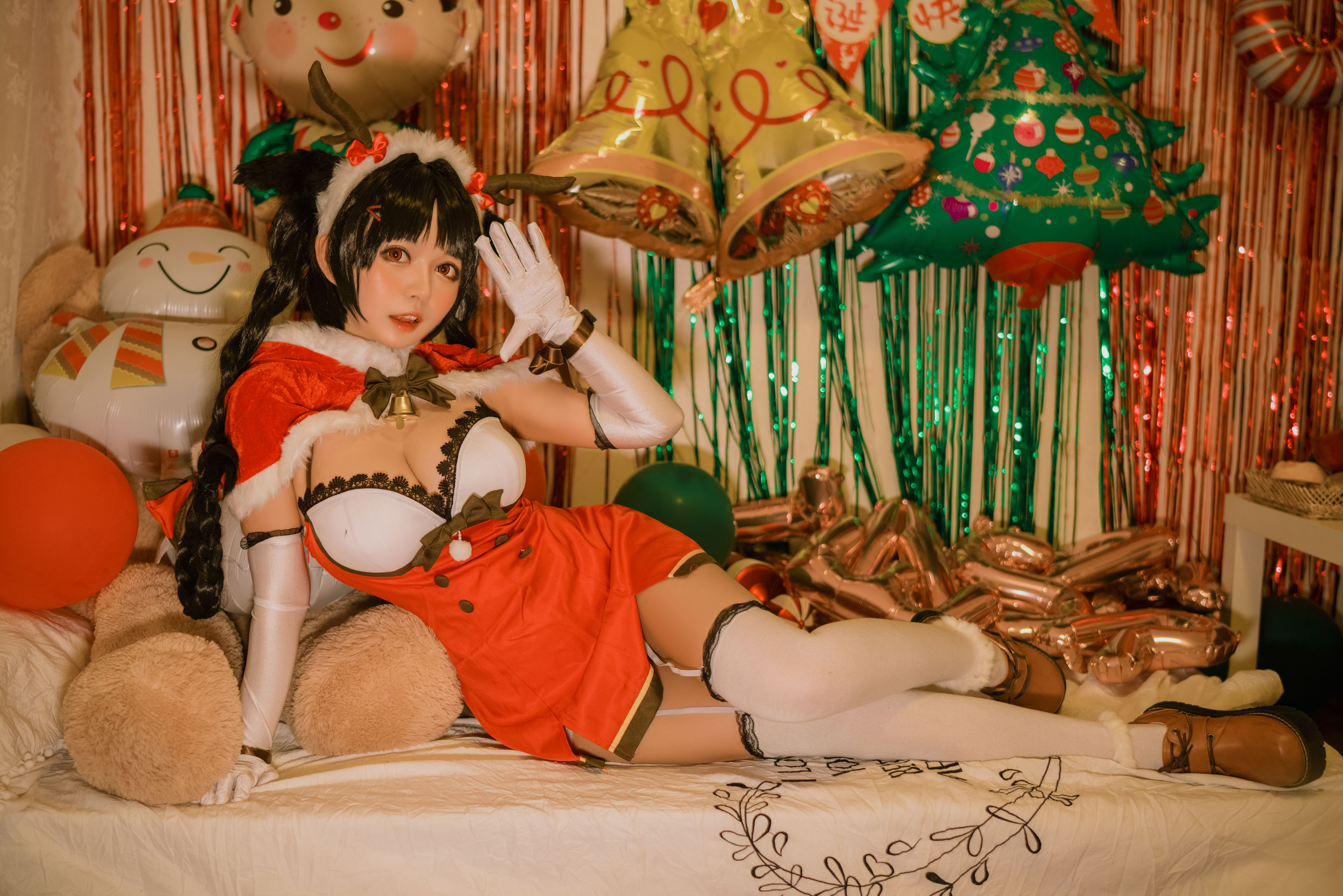 大眼萌妹黑猫猫OvO – 大潮圣诞 [16P]