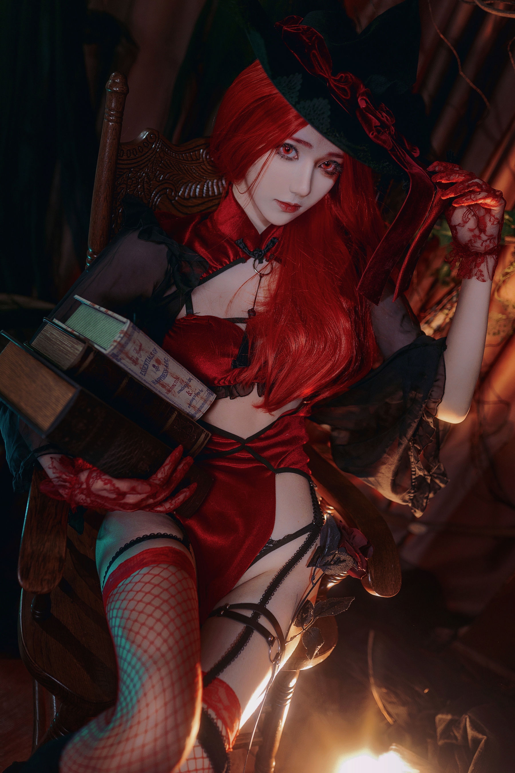 动漫博主南桃Momoko – 红女巫 [19P]