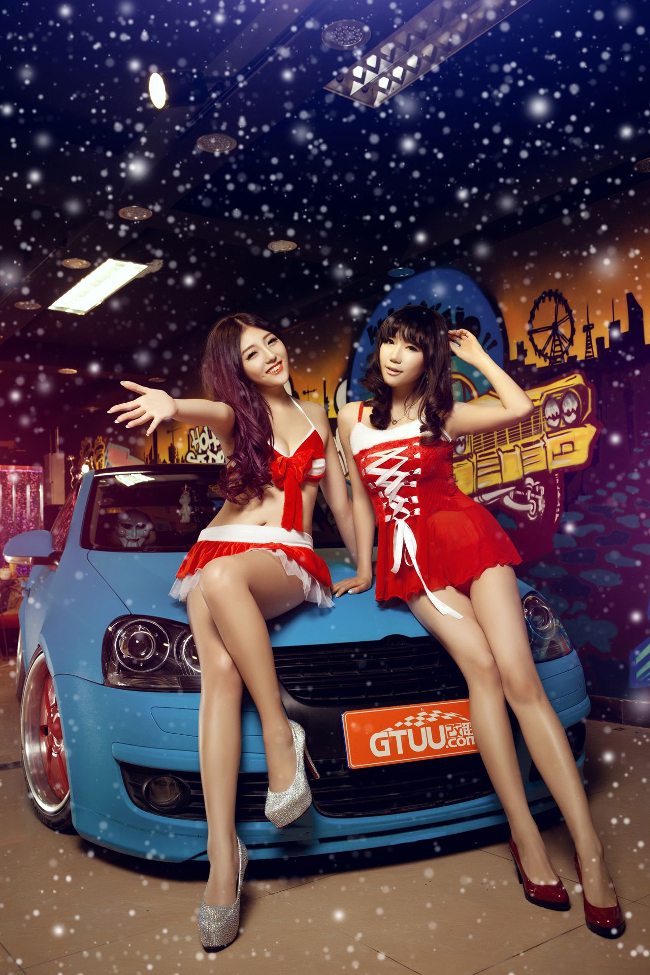 甜美可爱姐妹花 – 圣诞香车魅影图片合集 [14P]