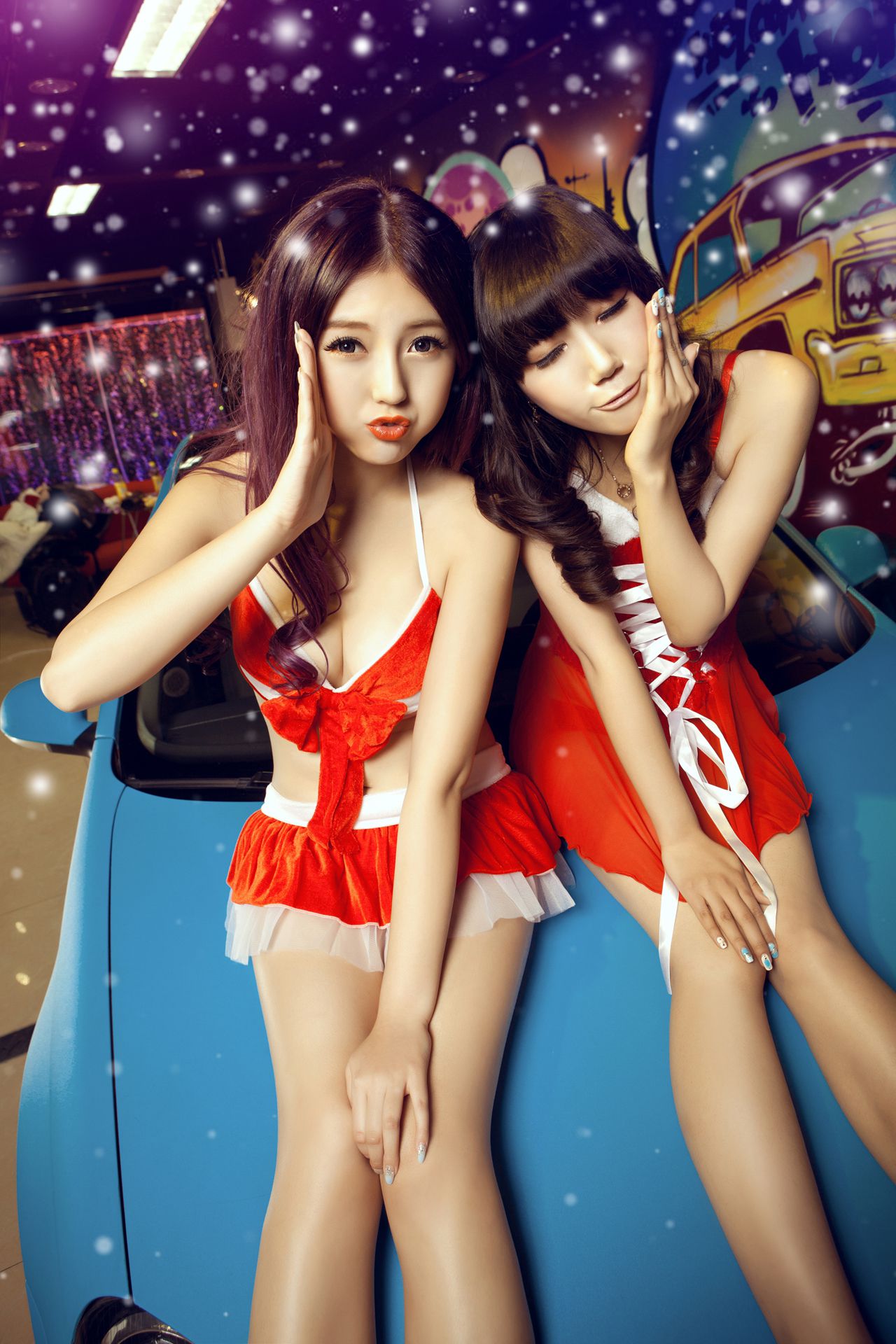 甜美可爱姐妹花 – 圣诞香车魅影图片合集 [14P]
