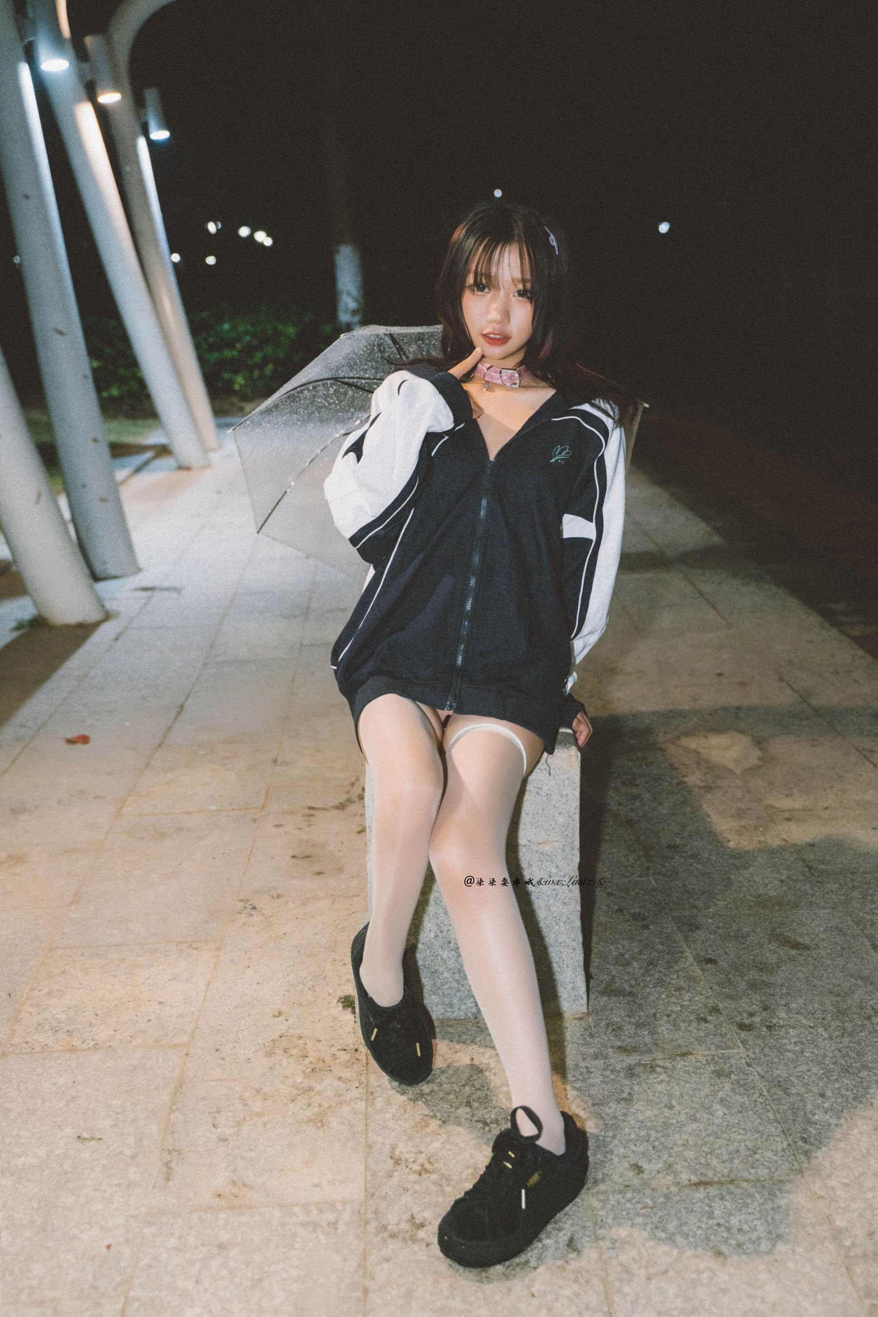 动漫博主柒柒要乖哦 – 校服 [40P]