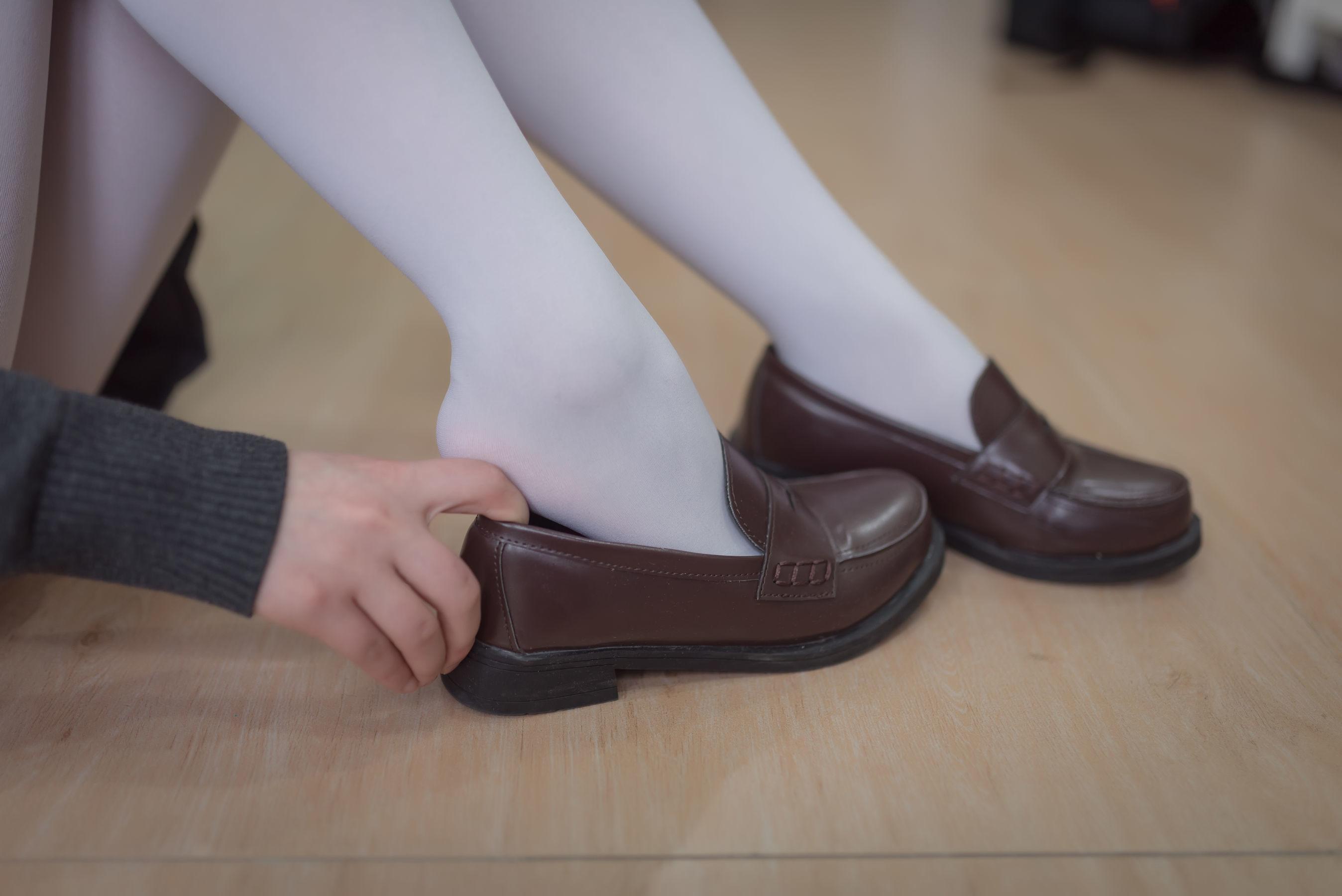 [萝莉COS] 雪琪 – JK白丝 [46P]