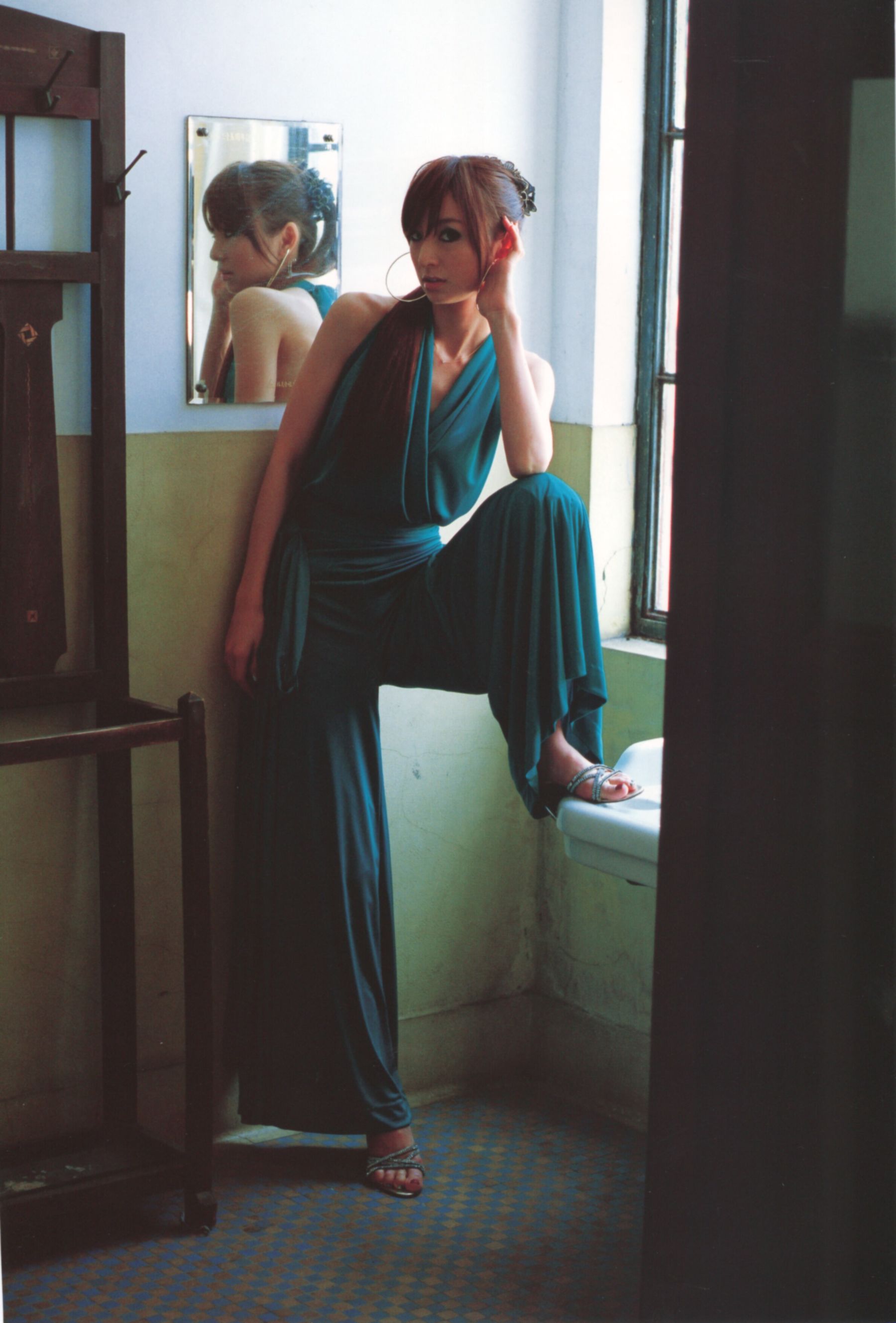 篠田麻里子 Mariko Shinoda《Pendulum》 [92P]