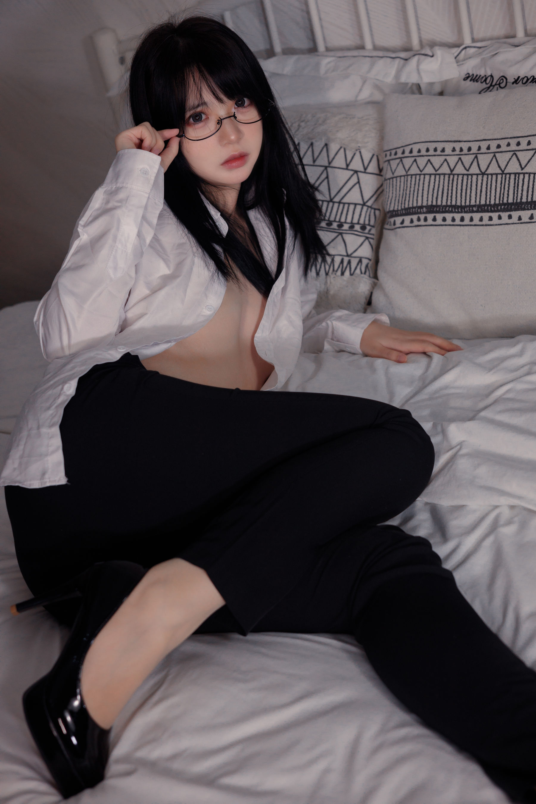 疯猫ss – 白色情人节福袋 长裤OL [40P]