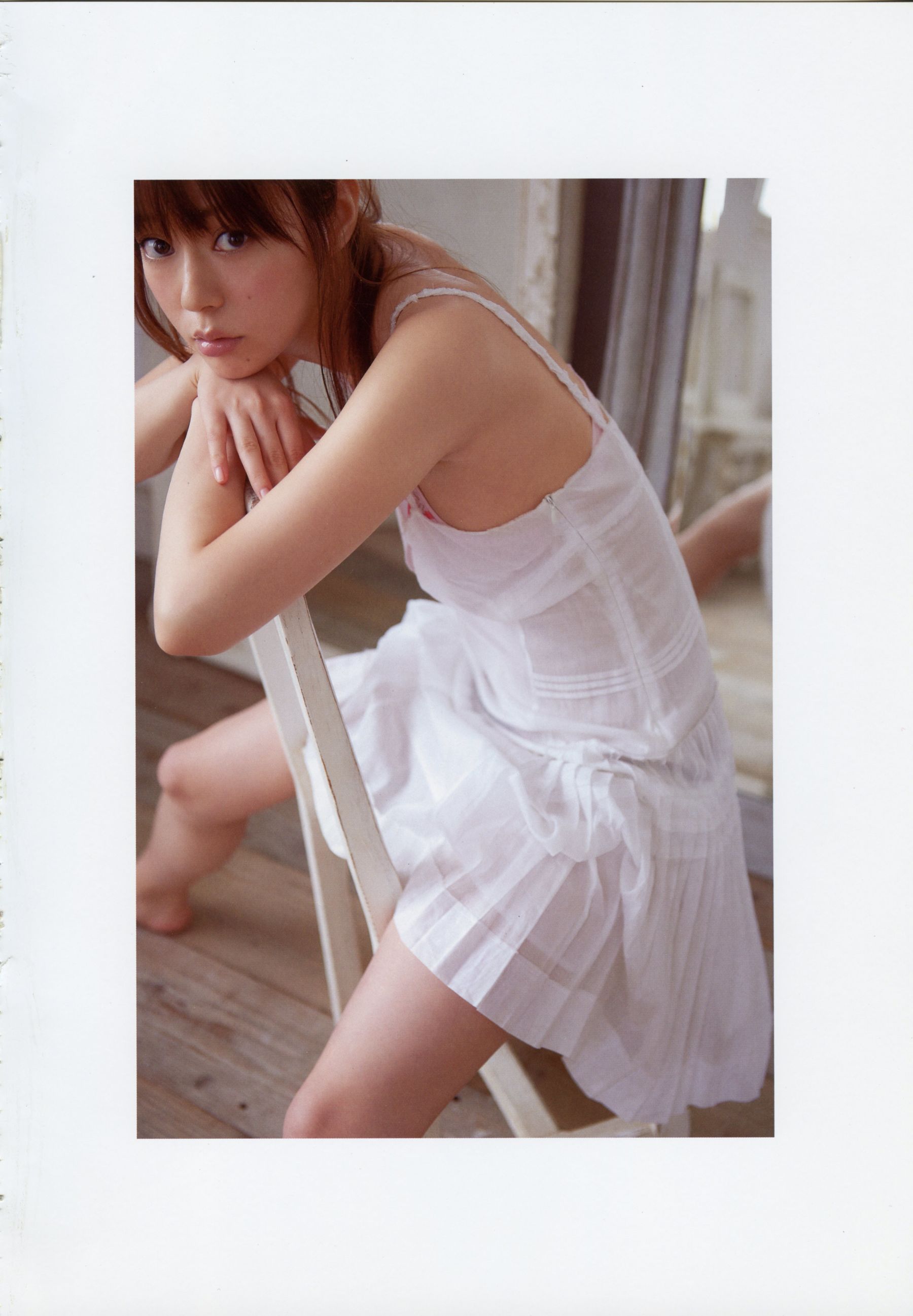 Yuria Haga 芳賀優里亜 写真集 「赤×ピンク」 [90P]