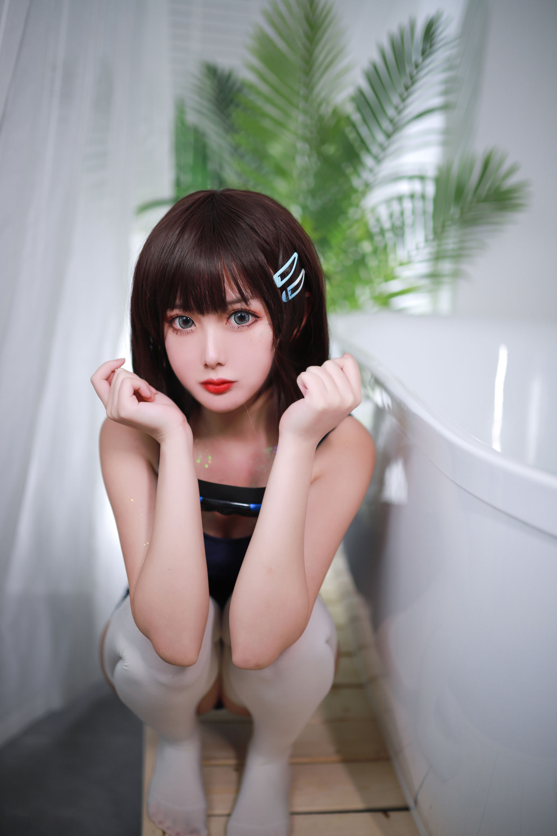 [Cosplay写真] 动漫博主您的蛋蛋 – 夏日泳装 浴缸 [40P]