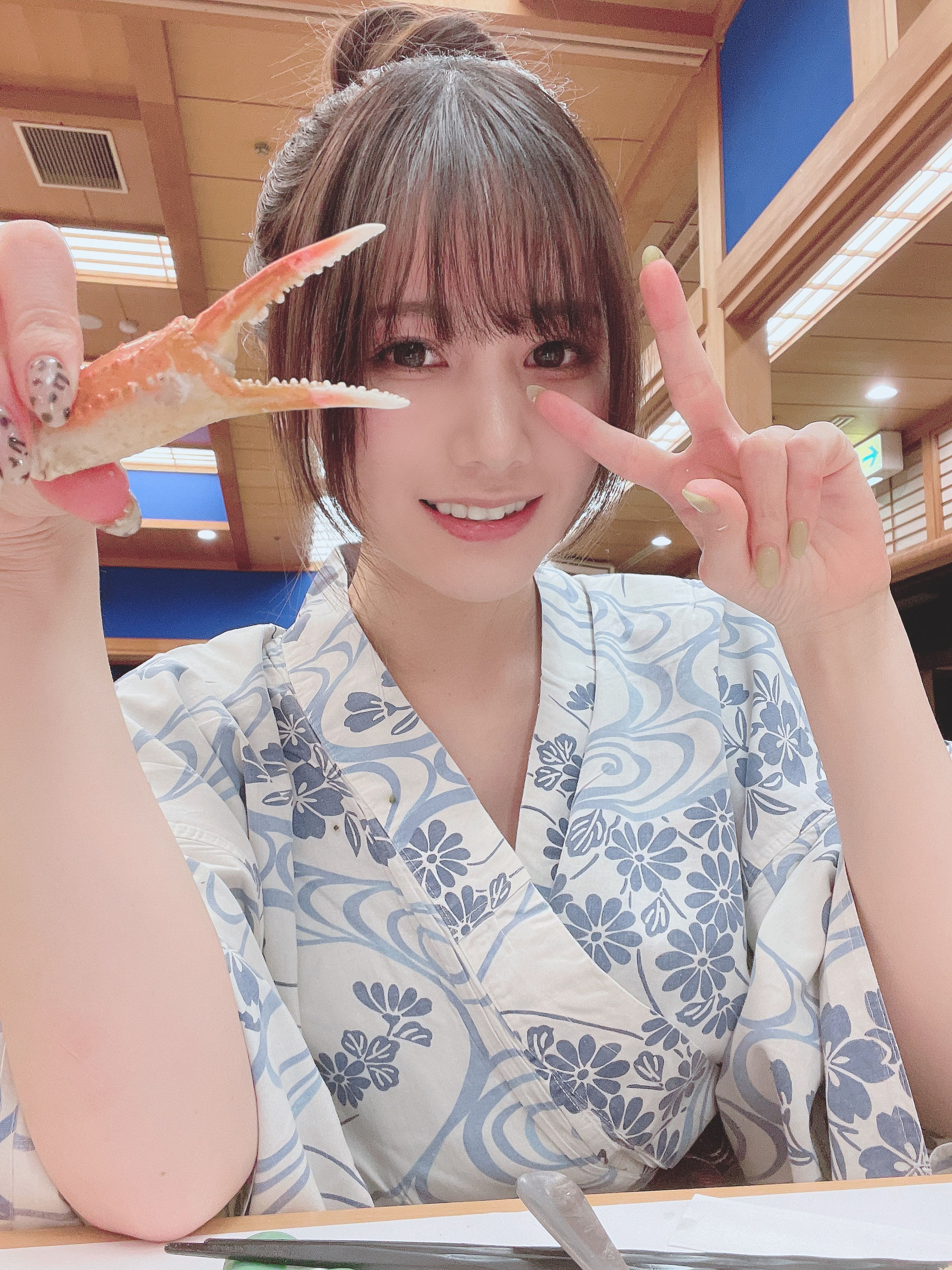 日本甜美COSERけんけん[fantia] 20211120-温泉旅おまけ️+まっしろでふわふわ [23P]