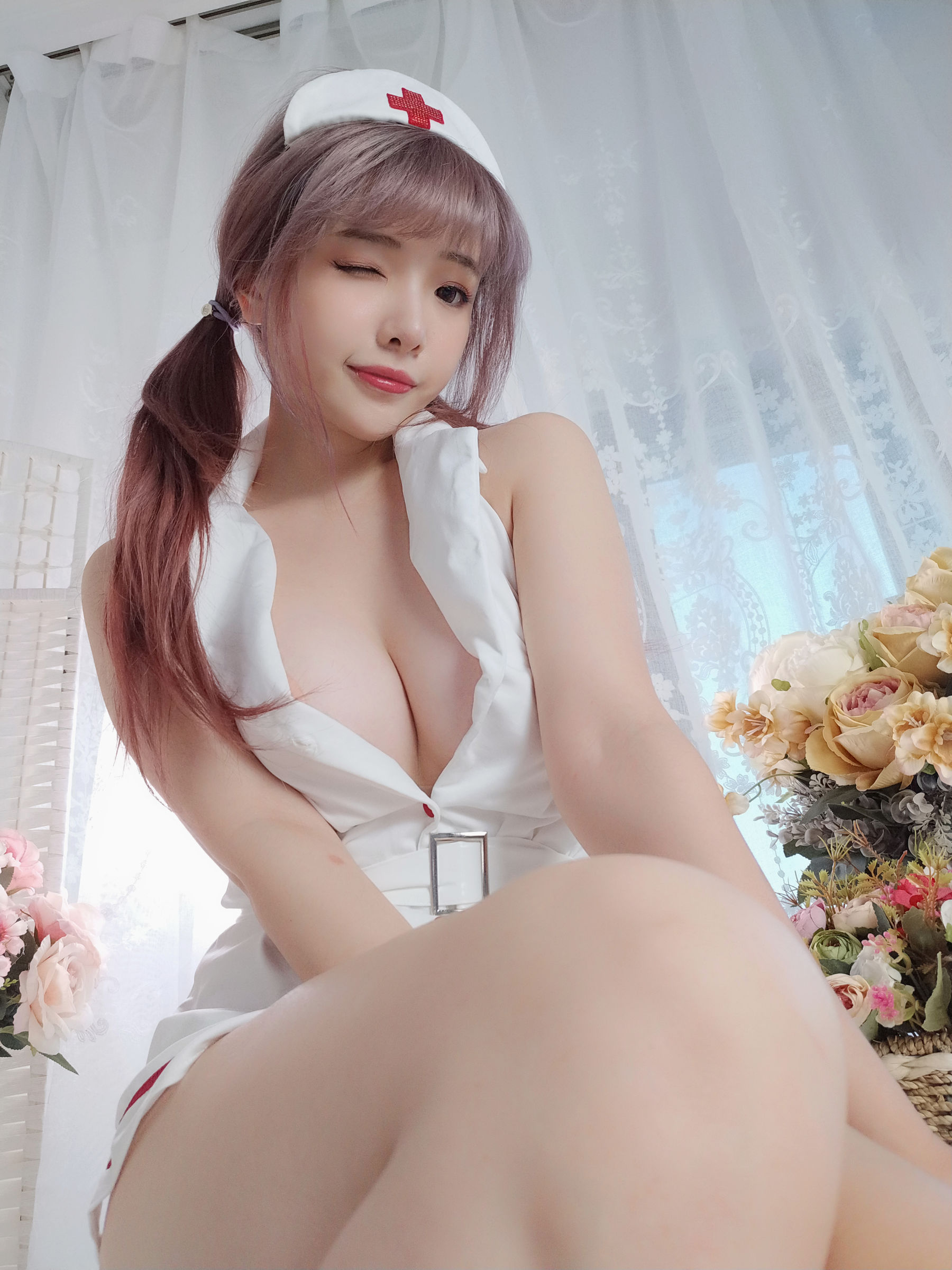 动漫博主雯妹 – 护士 [44P]