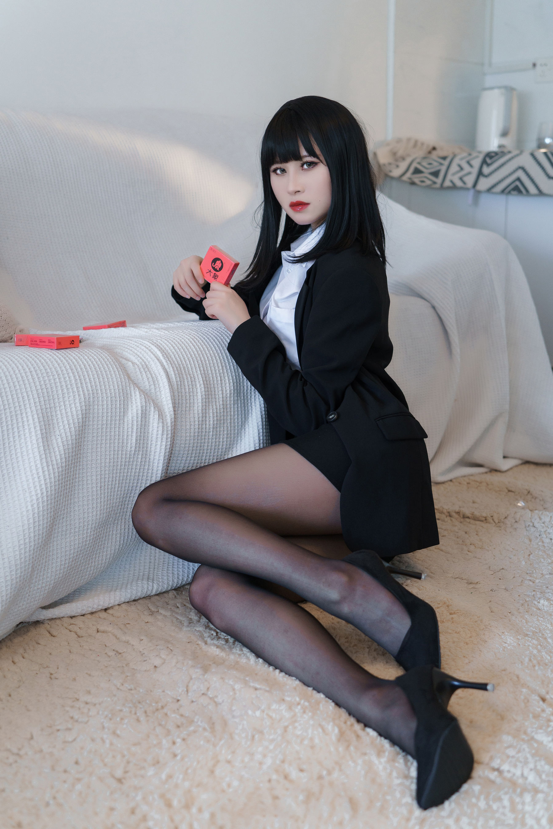 动漫博主田璐璐 – OL本 [33P]