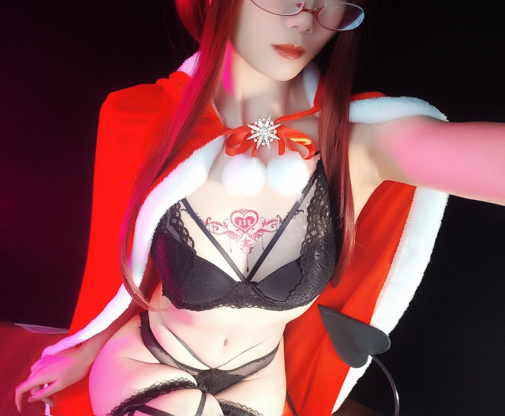 动漫博主曉美媽 – (圣诞自拍)雪夜魅魔 [16P]