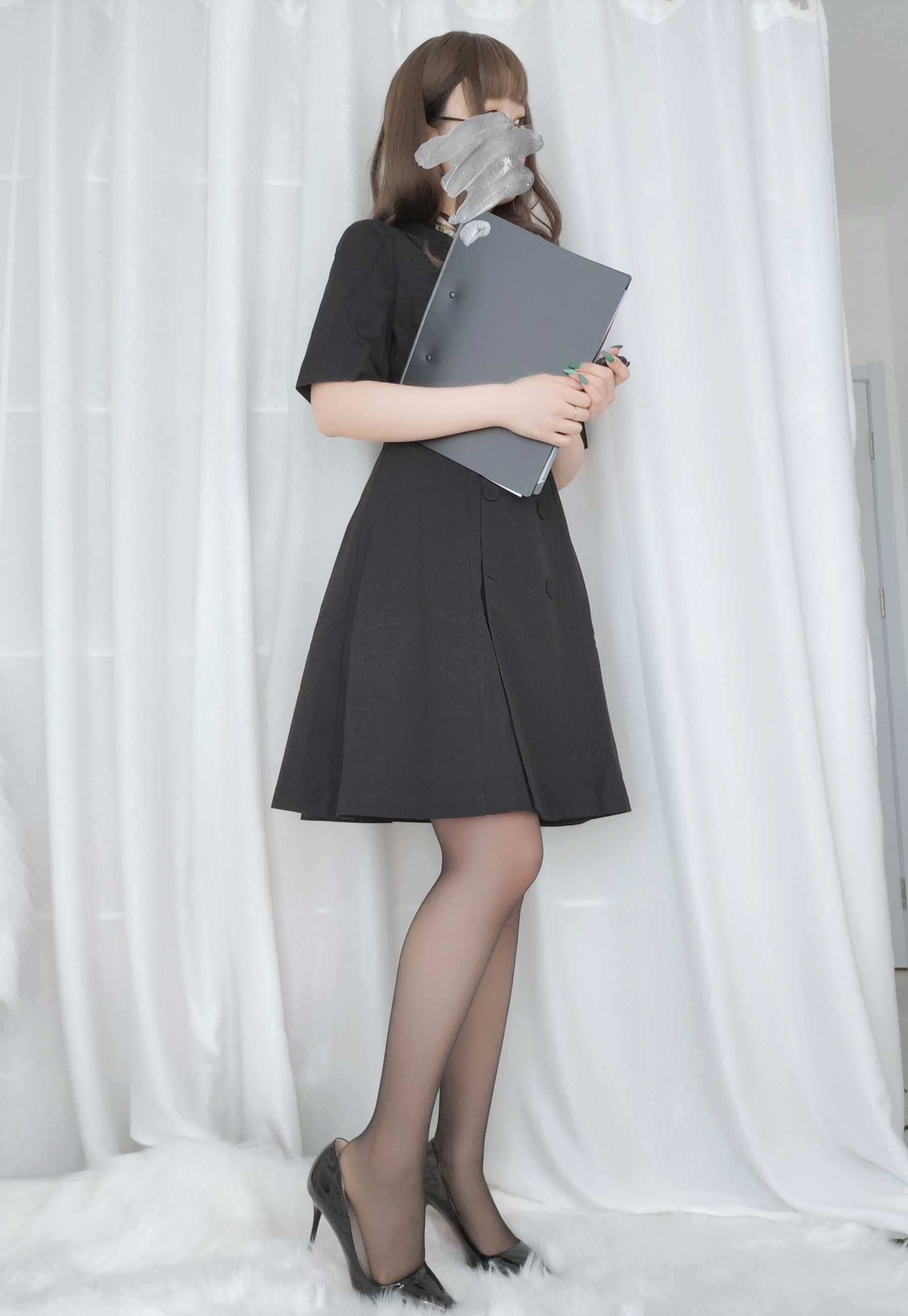 Coser小姐姐白银 – OL下的内衣 [115P]