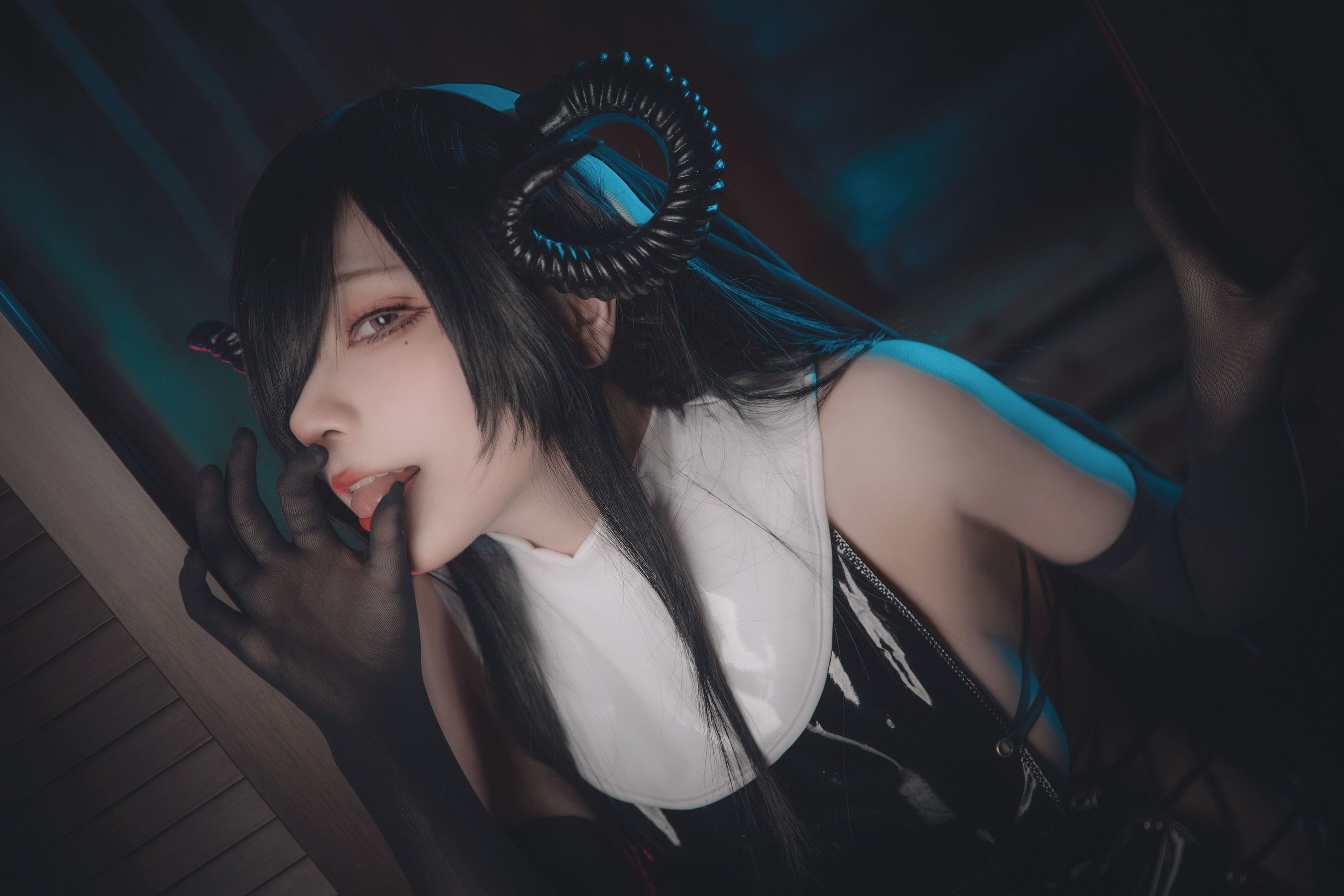 [Cosplay写真] 起司块wii – 魅魔修女 [35P]