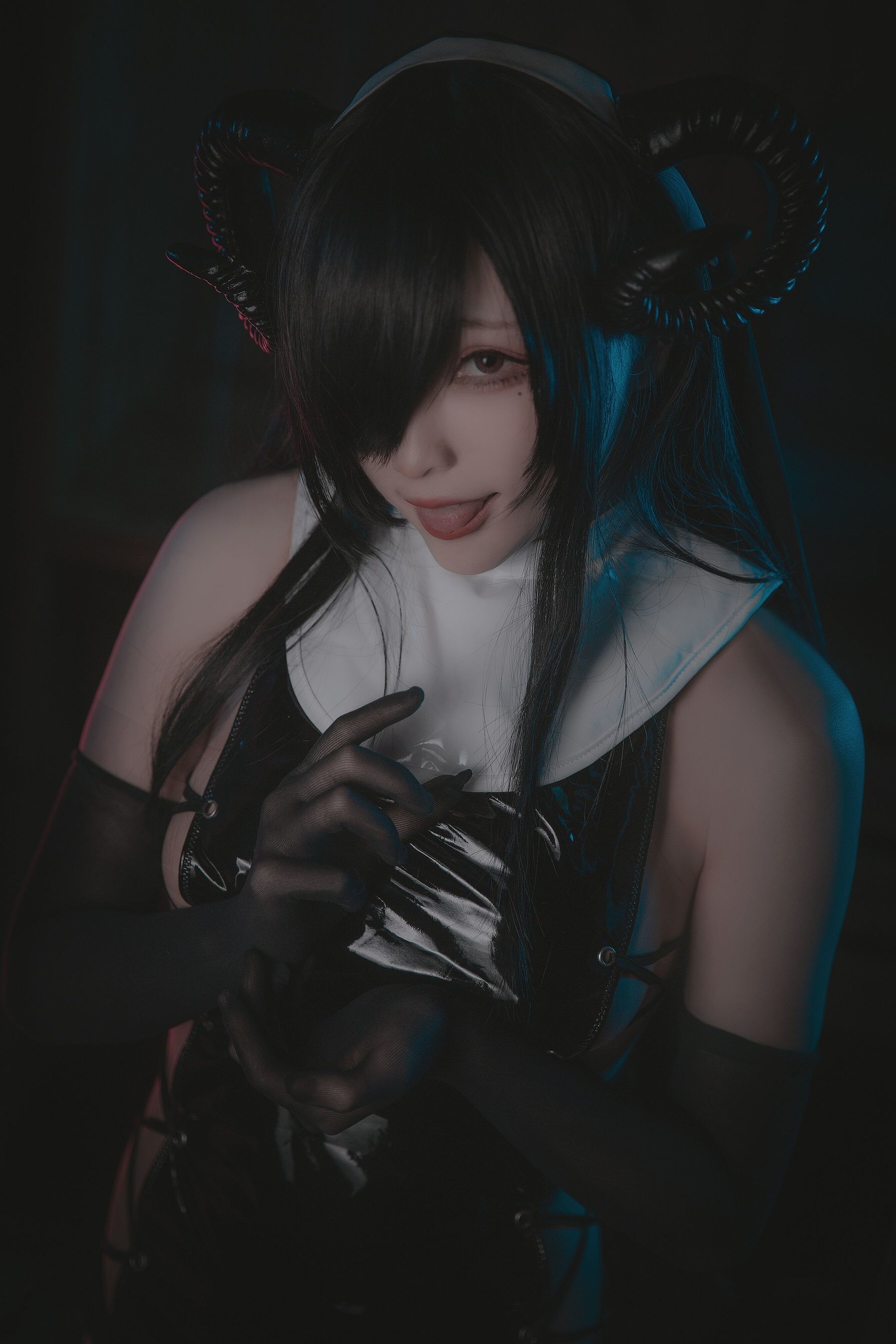 [Cosplay写真] 起司块wii – 魅魔修女 [35P]