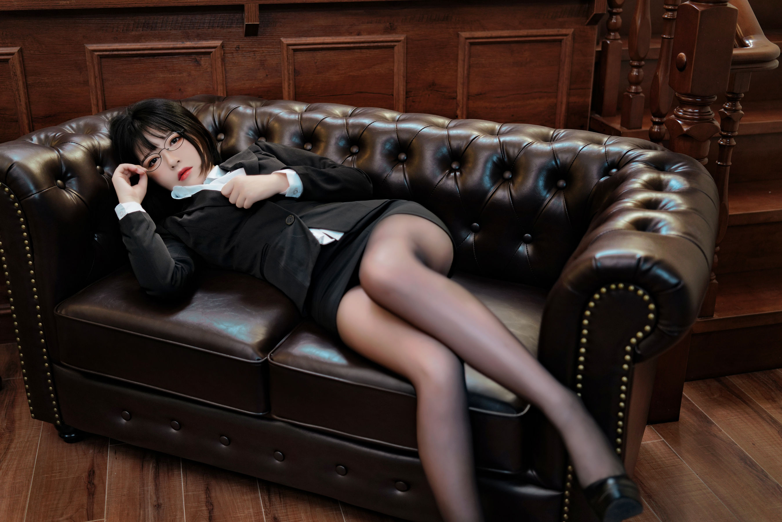 半半子 – OL様 [37P]