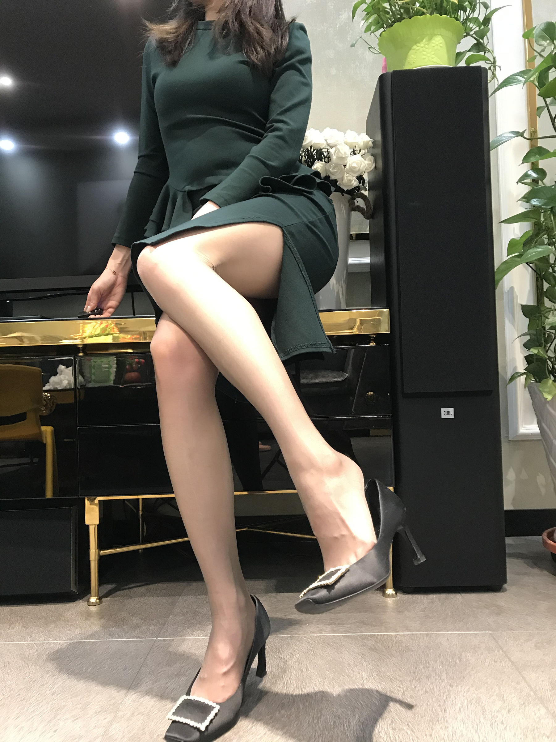 丝足博主麋鹿_Monroe 2020.04.30 贵妇丝足 [30P]